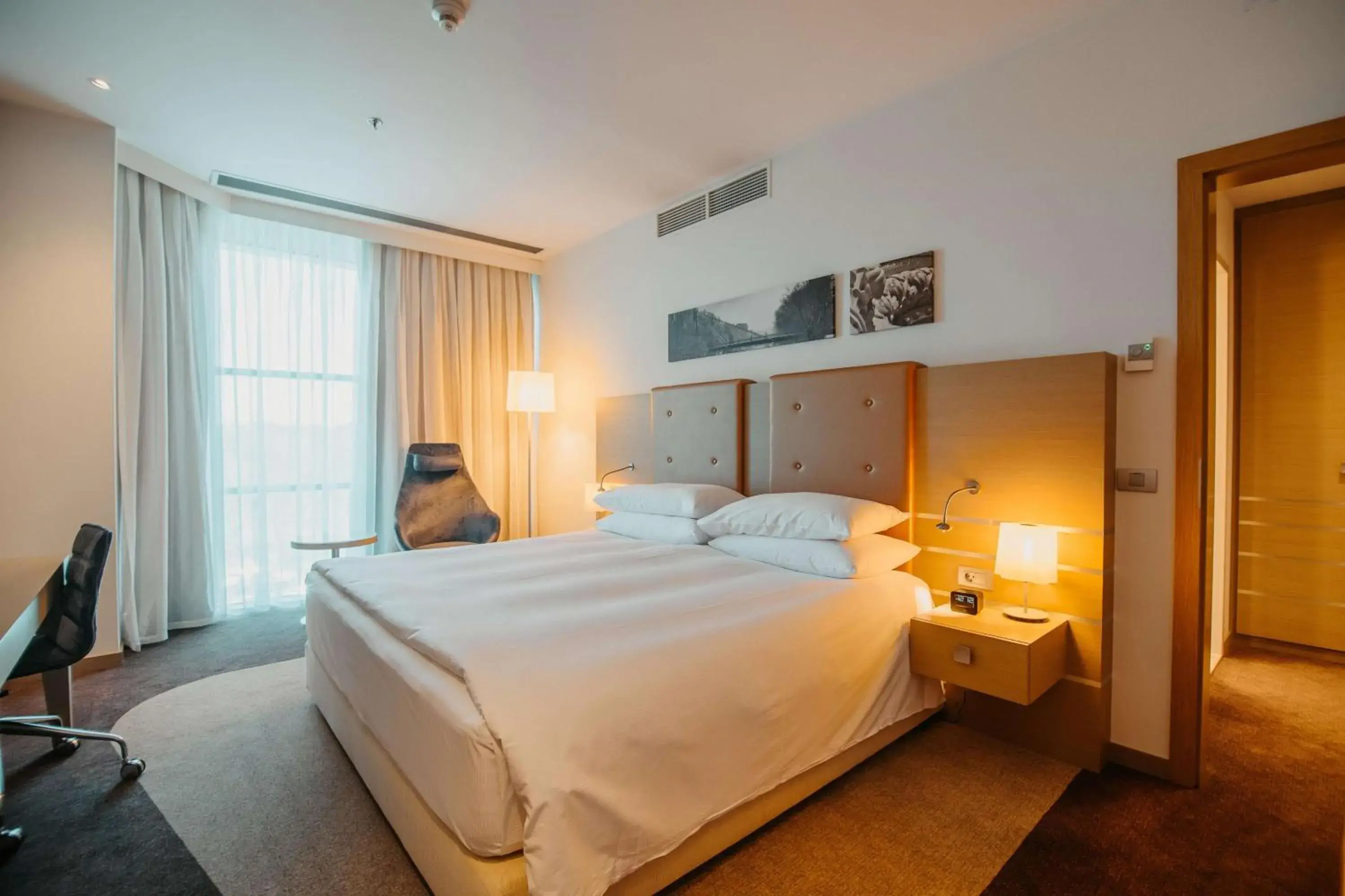 Bed in DoubleTree by Hilton Oradea Bed in DoubleTree by Hilton Oradea