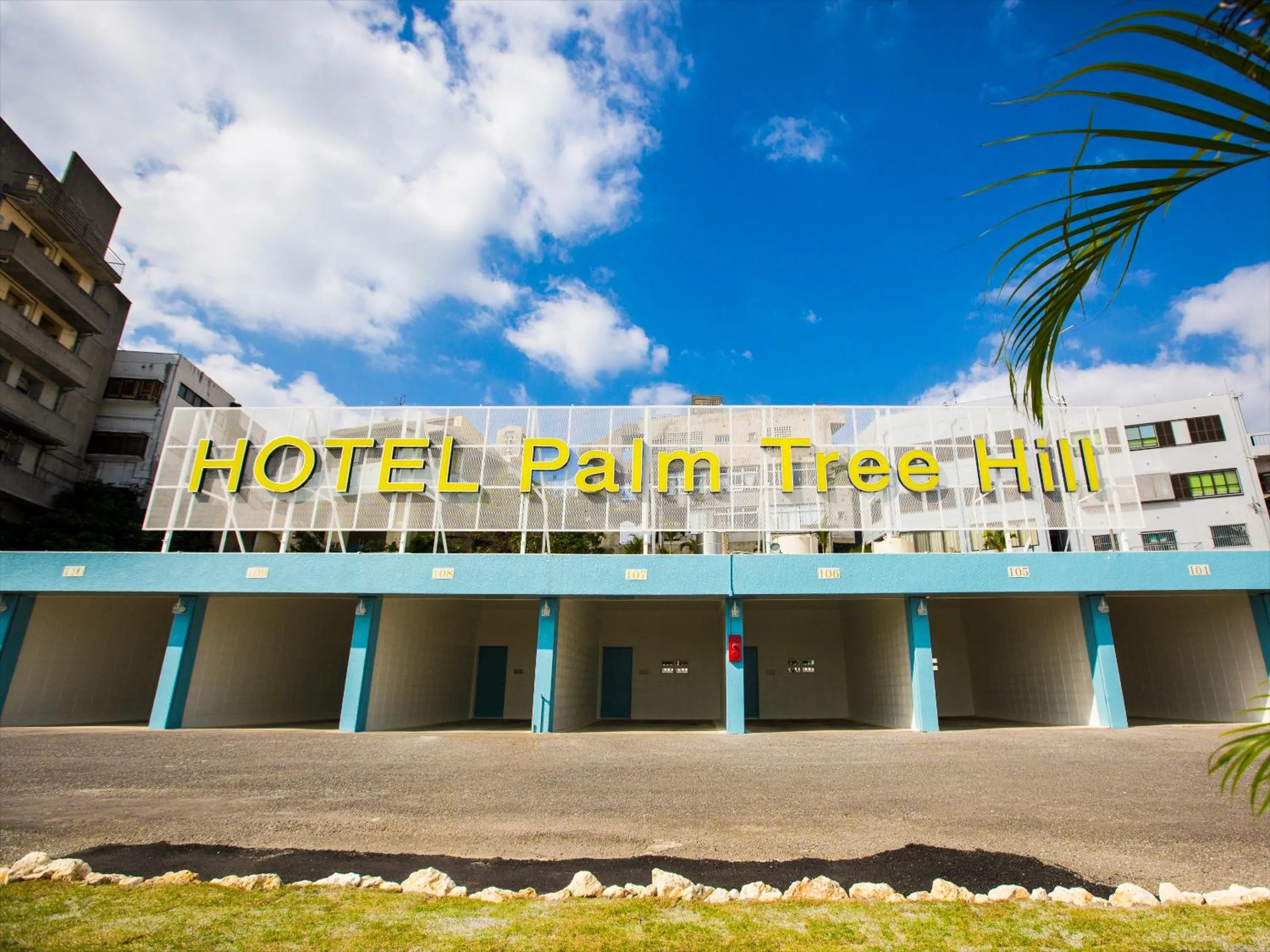 Facade/entrance in Hotel Palm Tree Hill