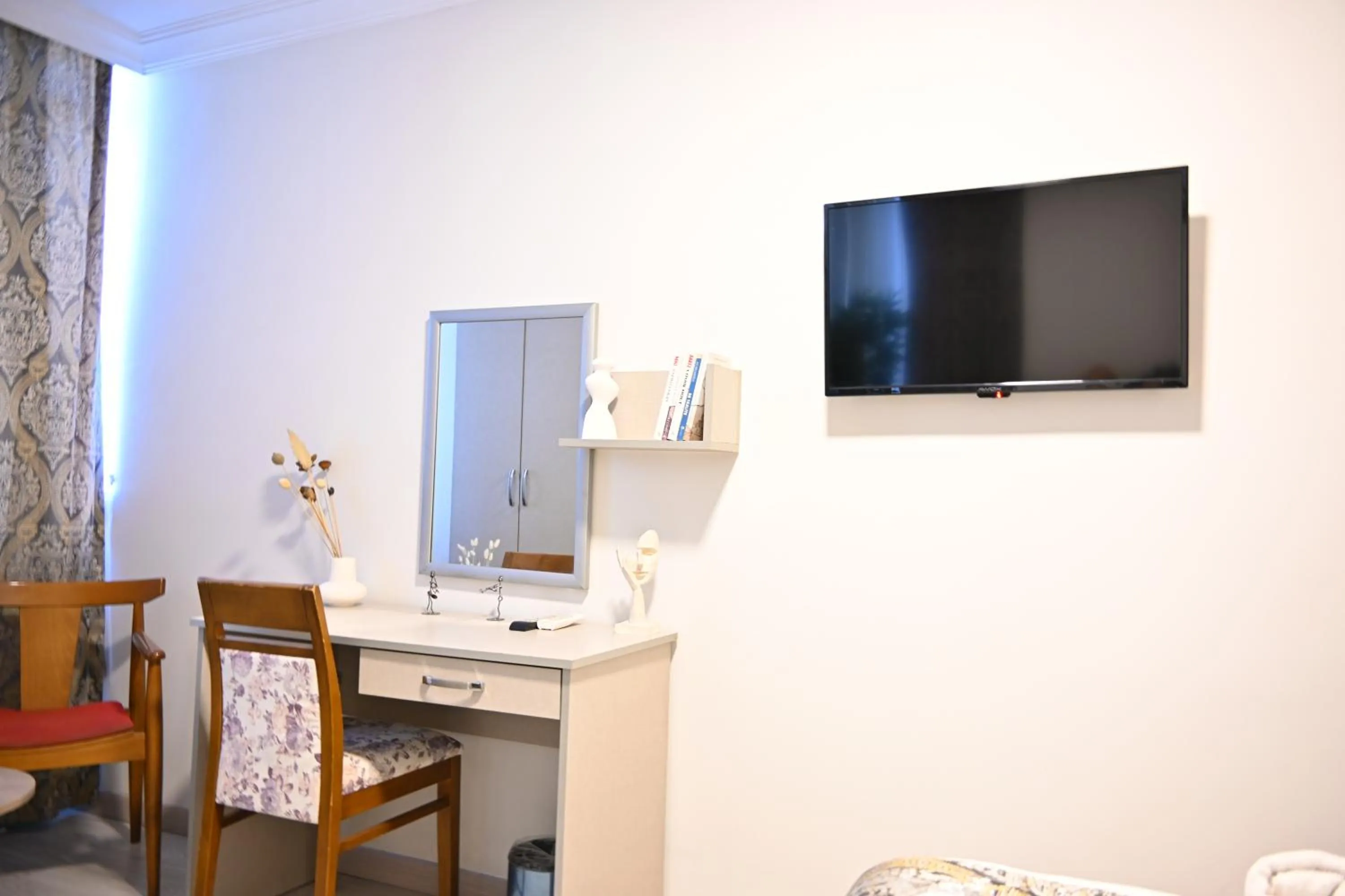 TV and multimedia in Elite Marmara Hotel Gungoren