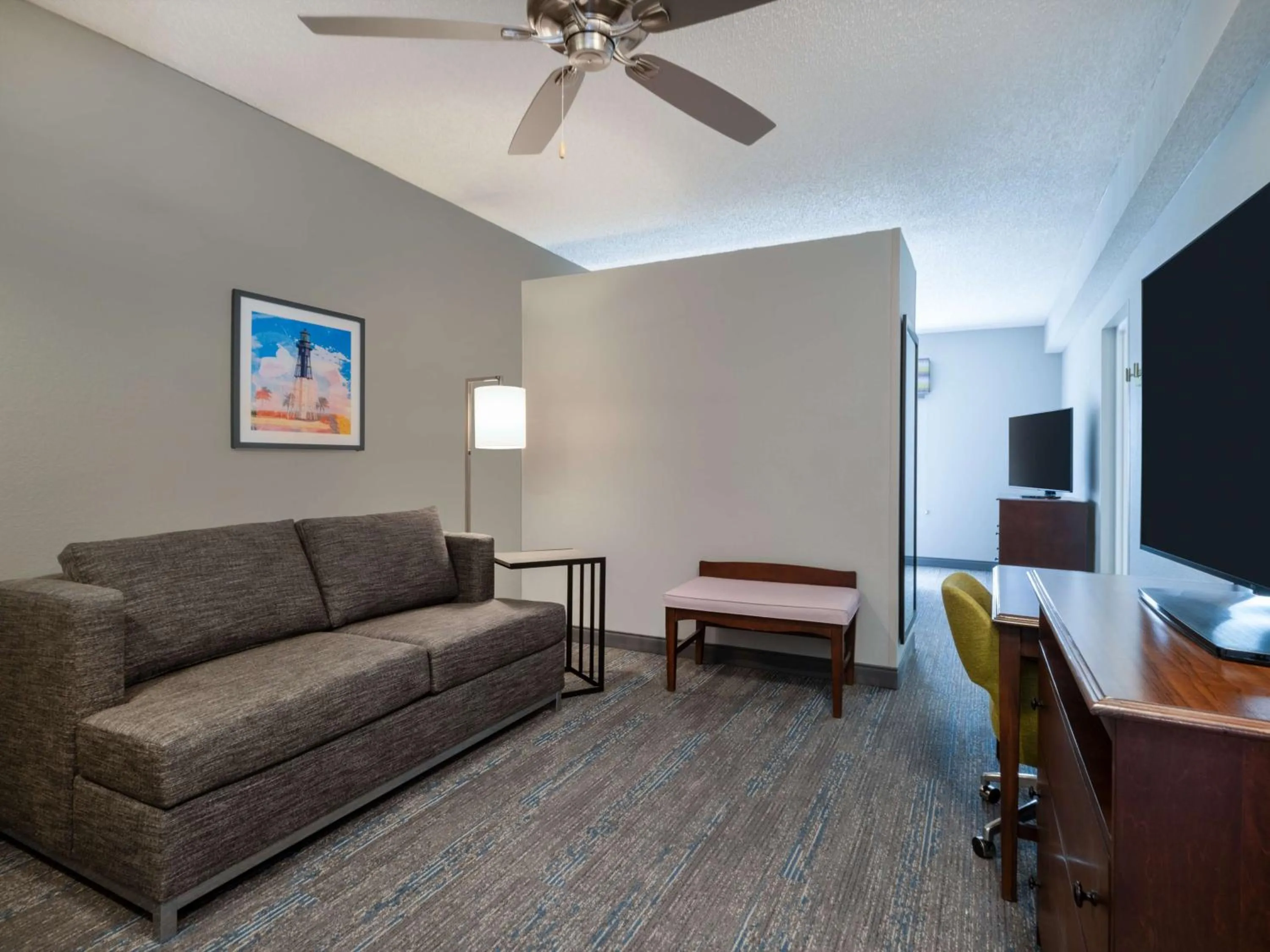 Living room in Hampton Inn Deerfield Beach