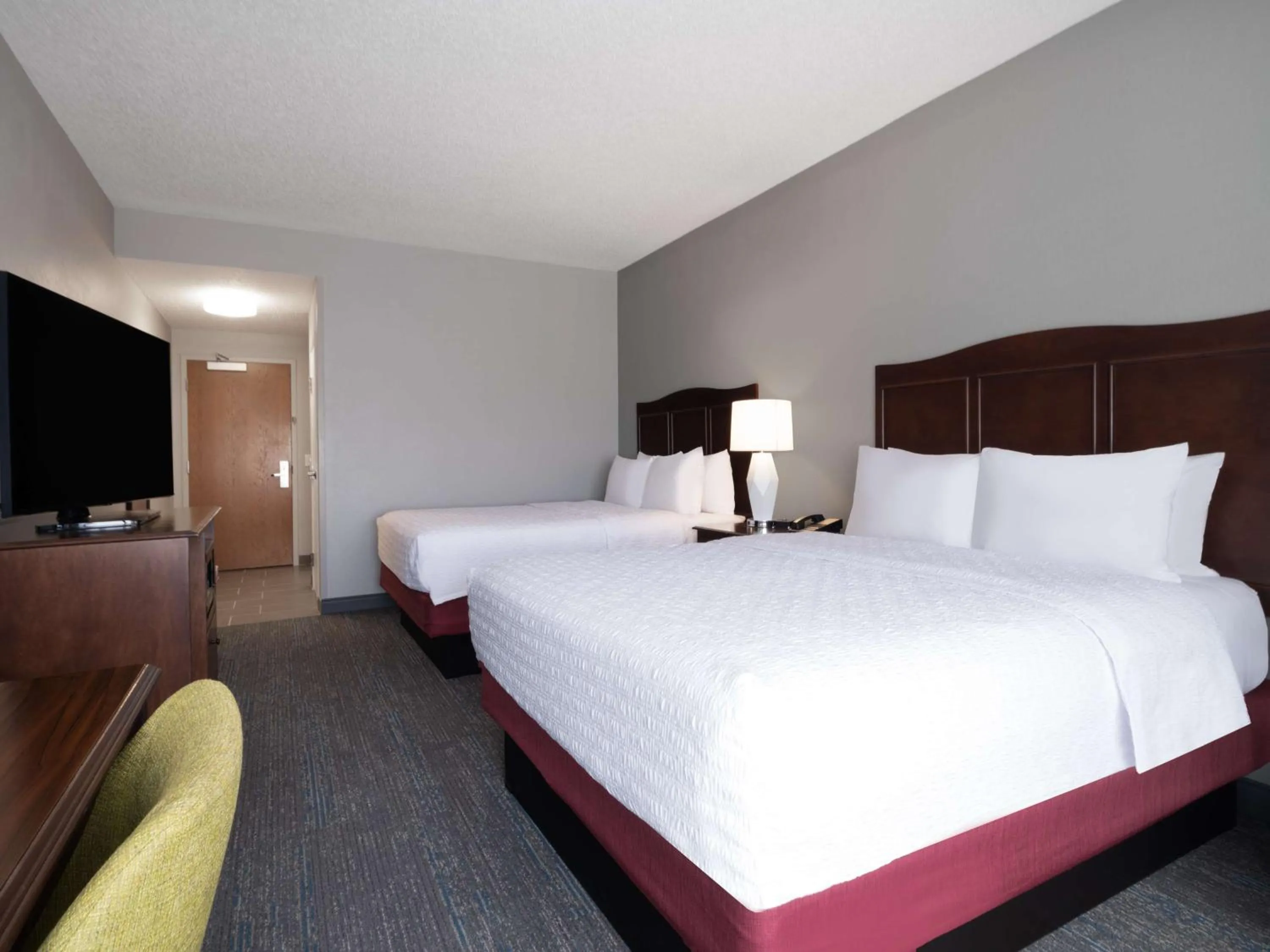 Bed in Hampton Inn Deerfield Beach