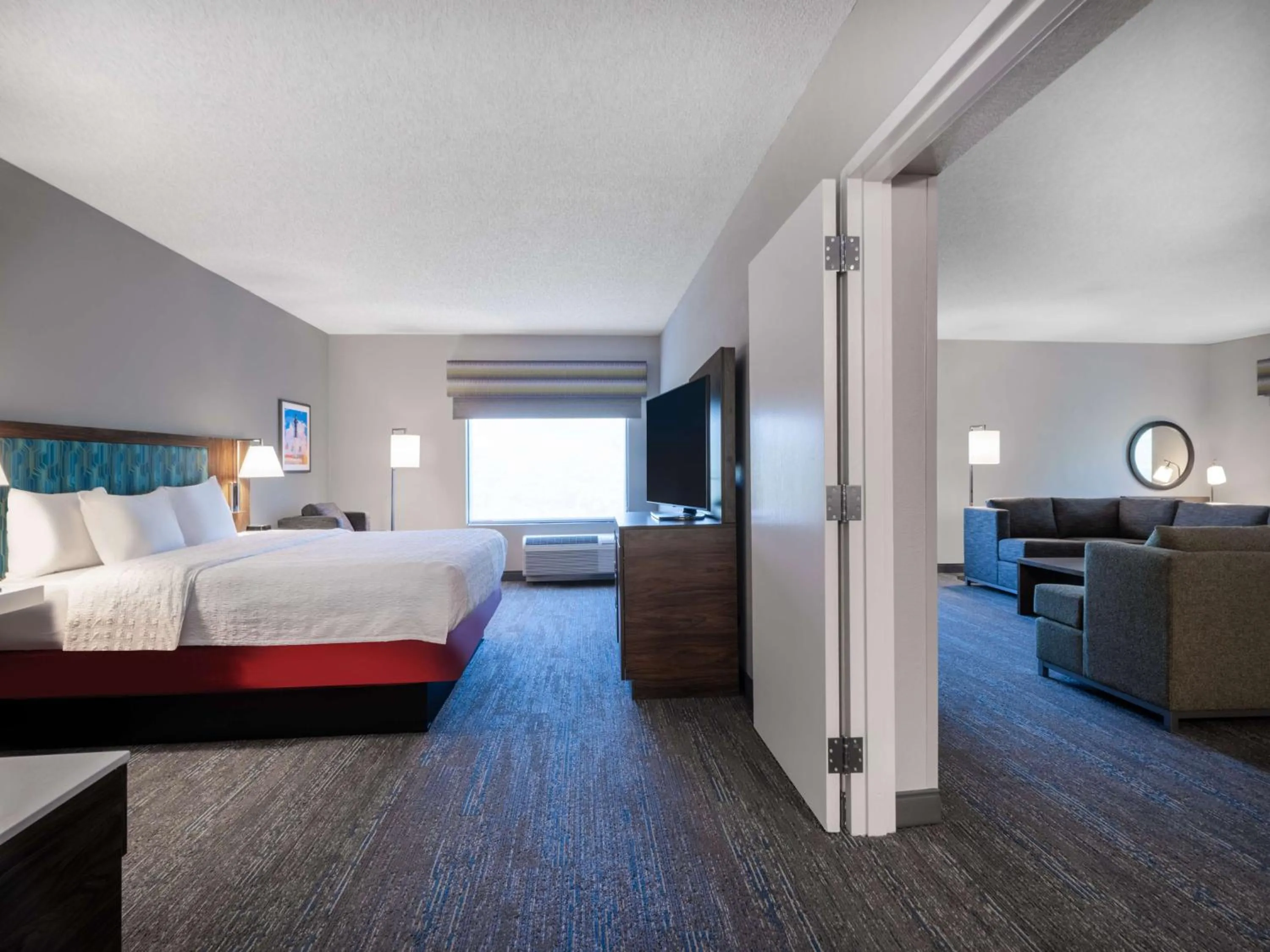 Living room, Bed in Hampton Inn Deerfield Beach