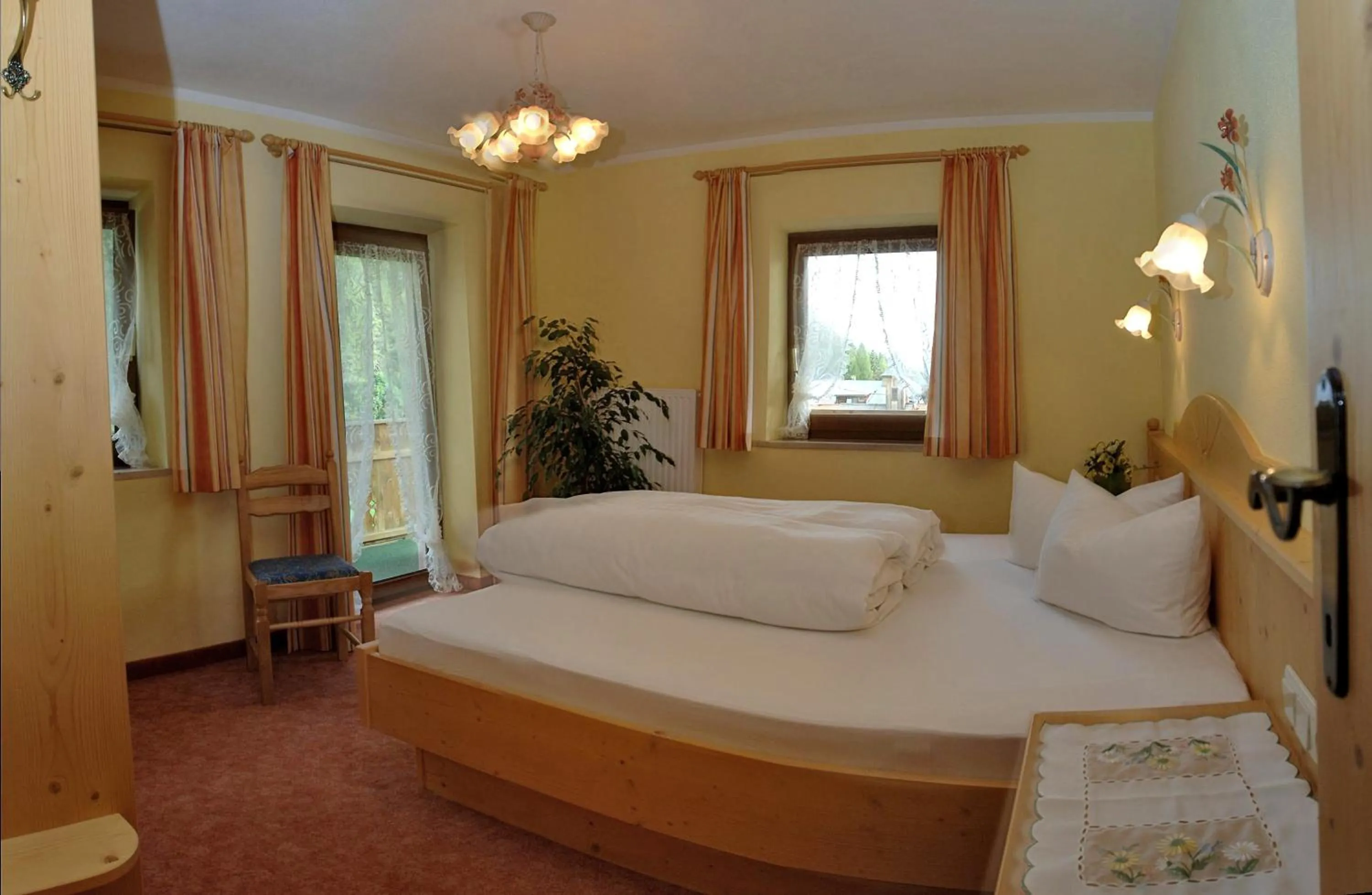 Bedroom, Bed in Pension und Apartments Landhaus Marie