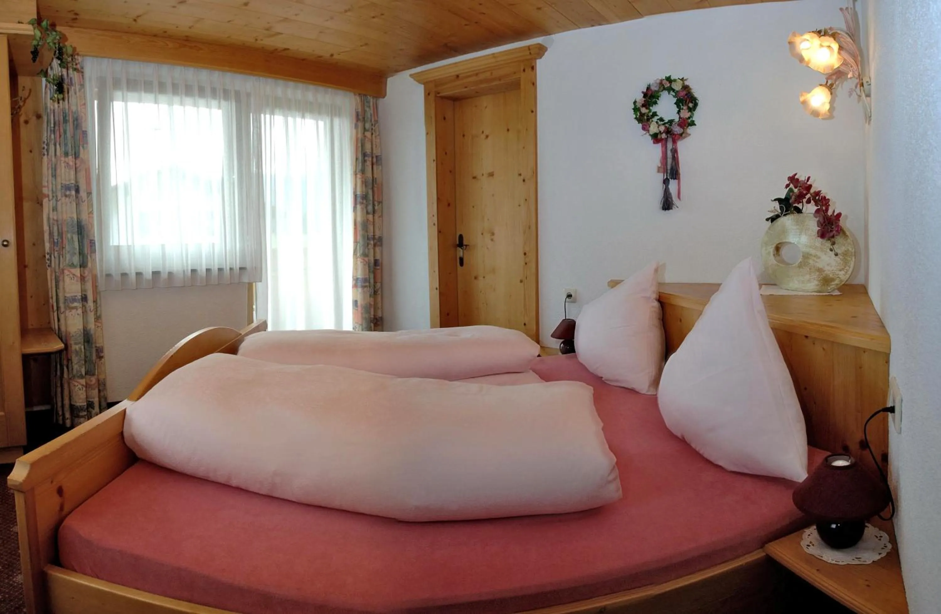 Bed in Pension und Apartments Landhaus Marie