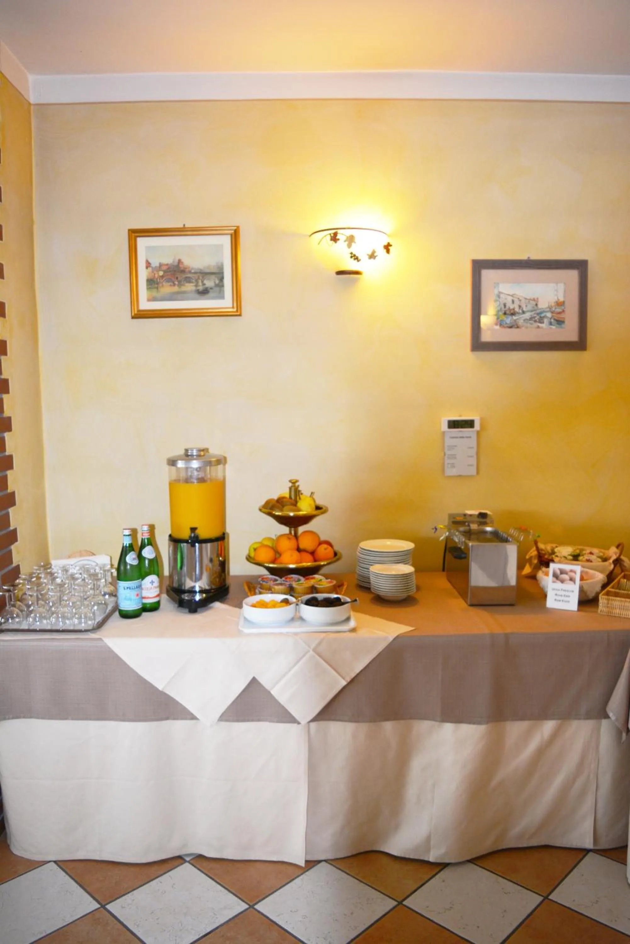 Buffet breakfast in La Zerla