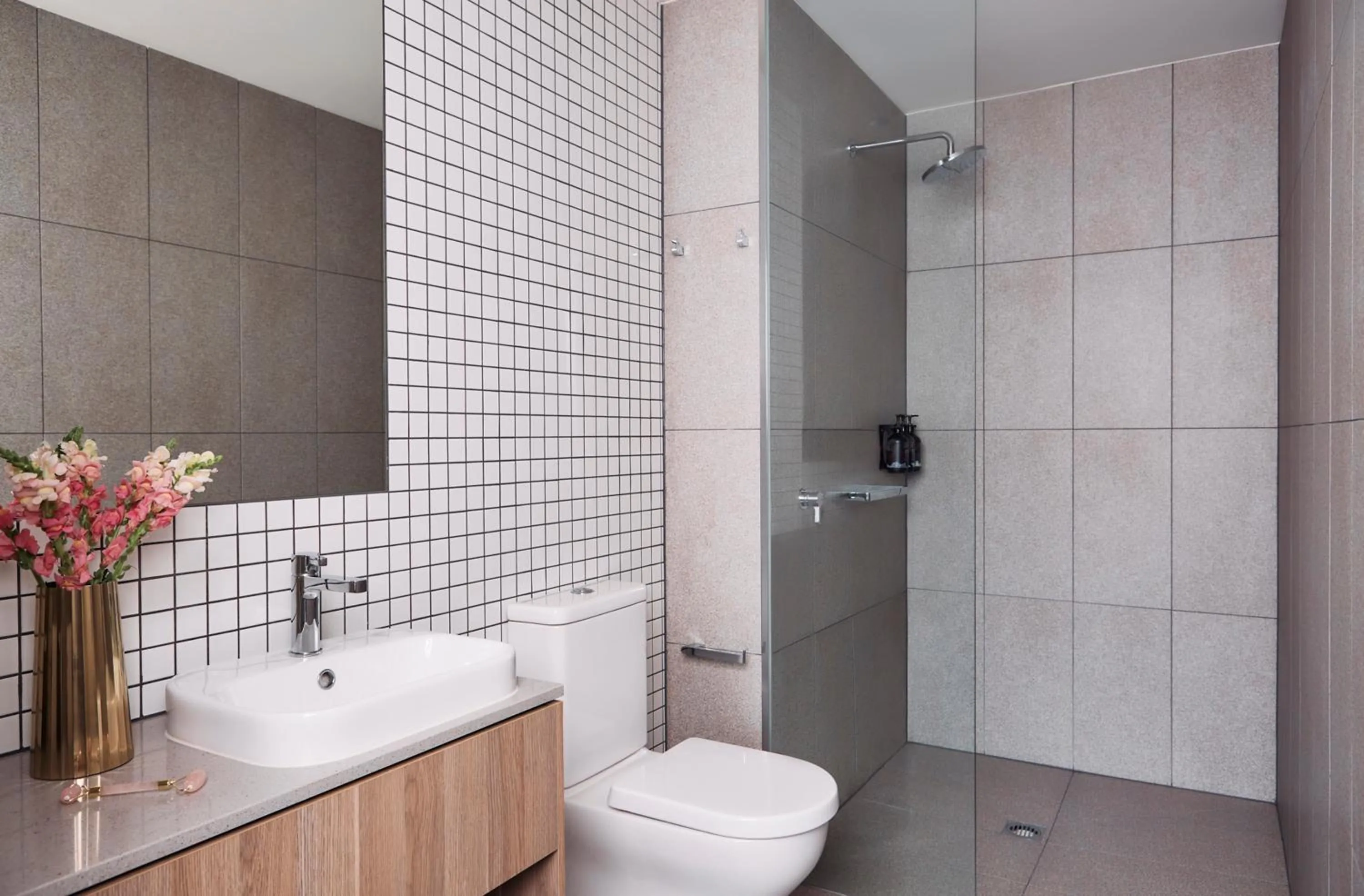 Bathroom in Mantra Melbourne Epping