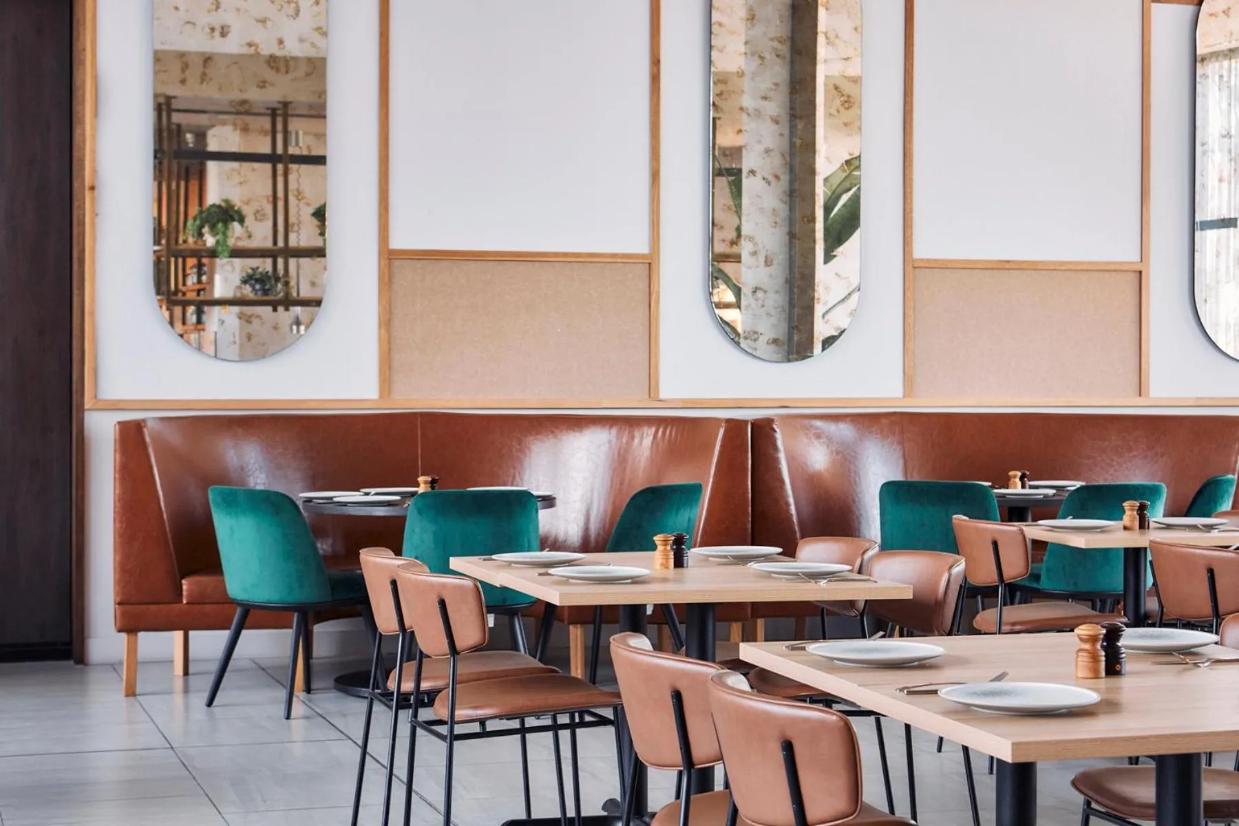 Restaurant/places to eat in Mantra Melbourne Epping