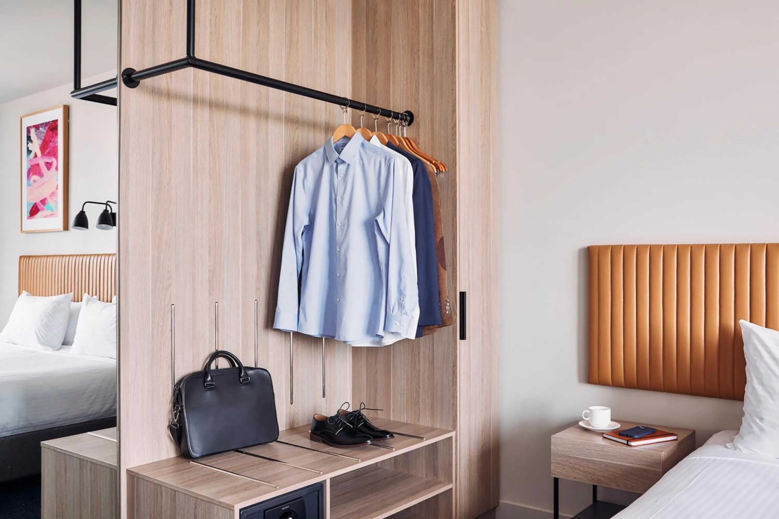 wardrobe, Bed in Mantra Melbourne Epping