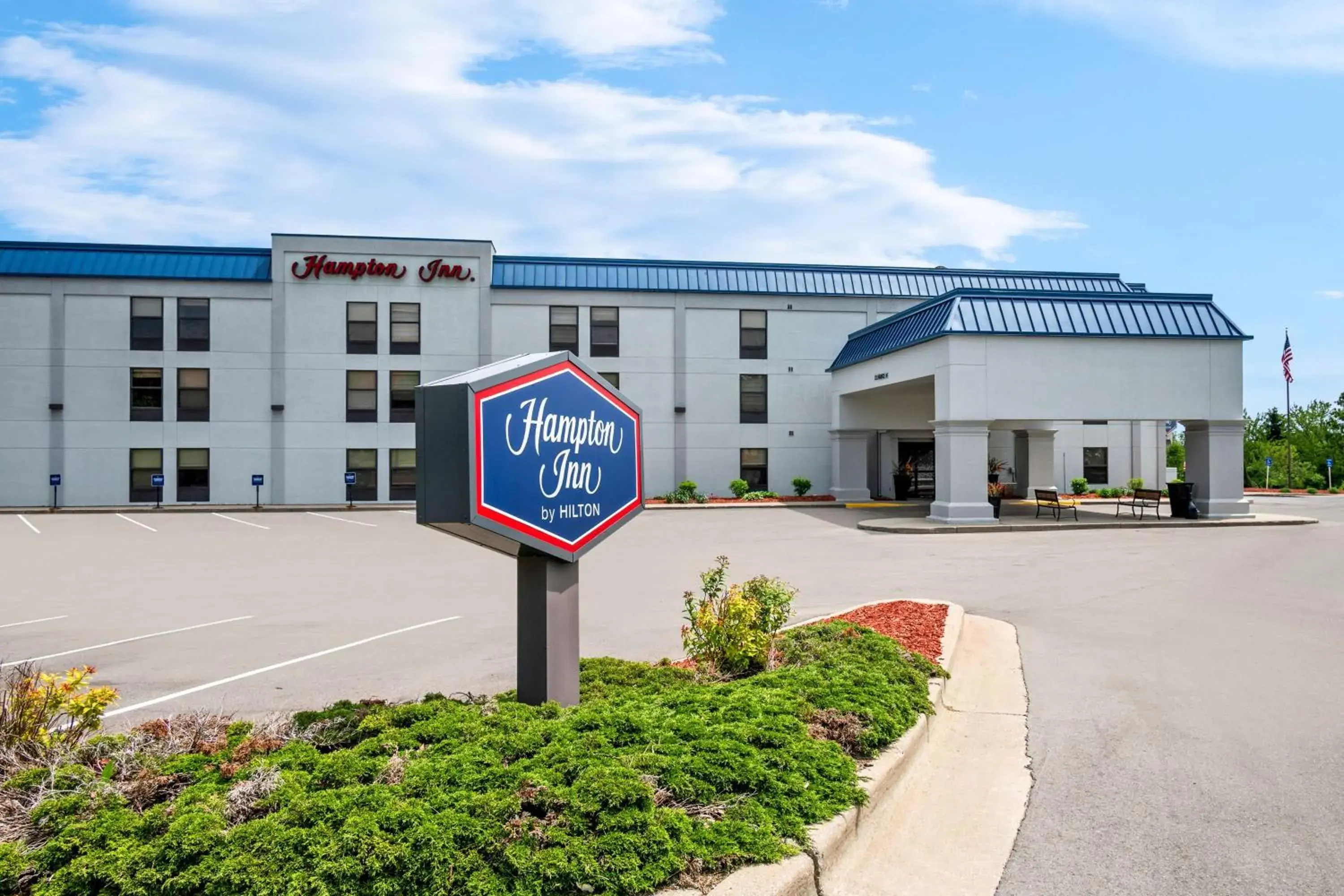 Property building in Hampton Inn Grand Rapids/North Property building in Hampton Inn Grand Rapids/North
