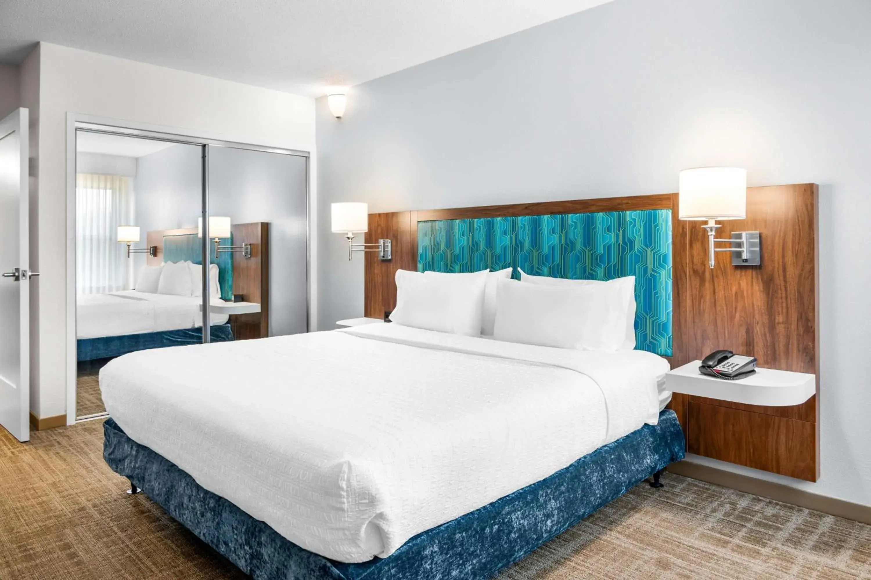 Bed in Hampton Inn Grand Rapids/North Bed in Hampton Inn Grand Rapids/North