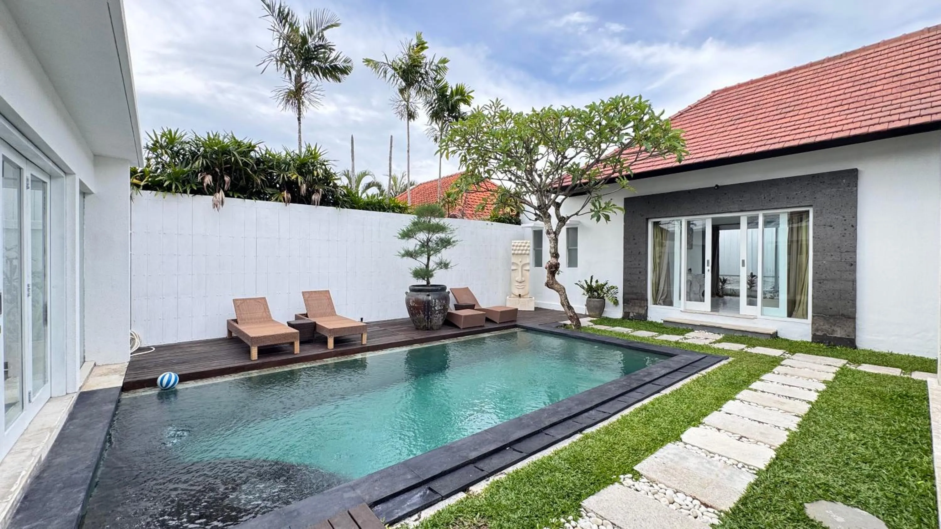 Day in Casa Priya Canggu