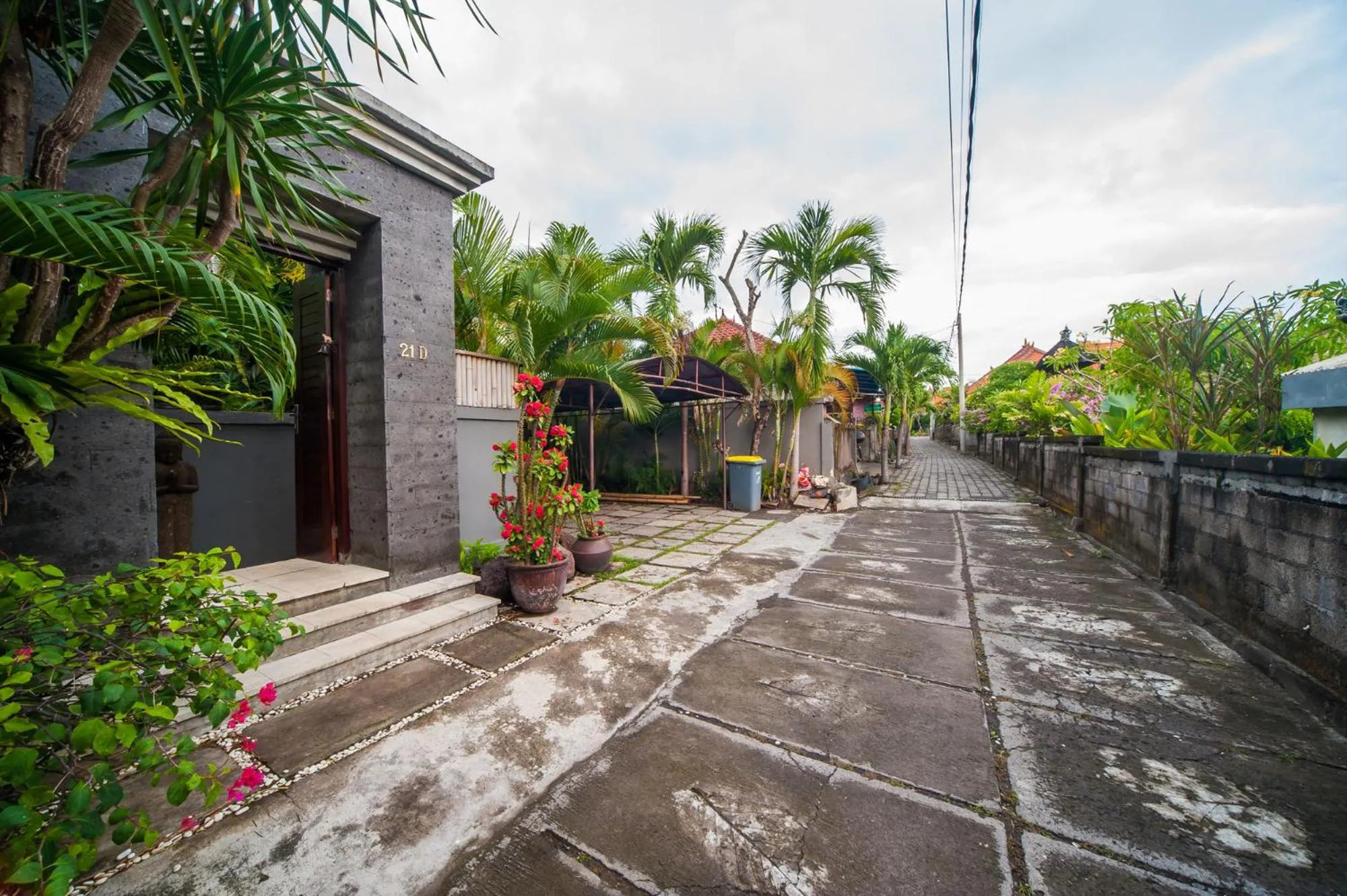 Facade/entrance in Casa Priya Canggu