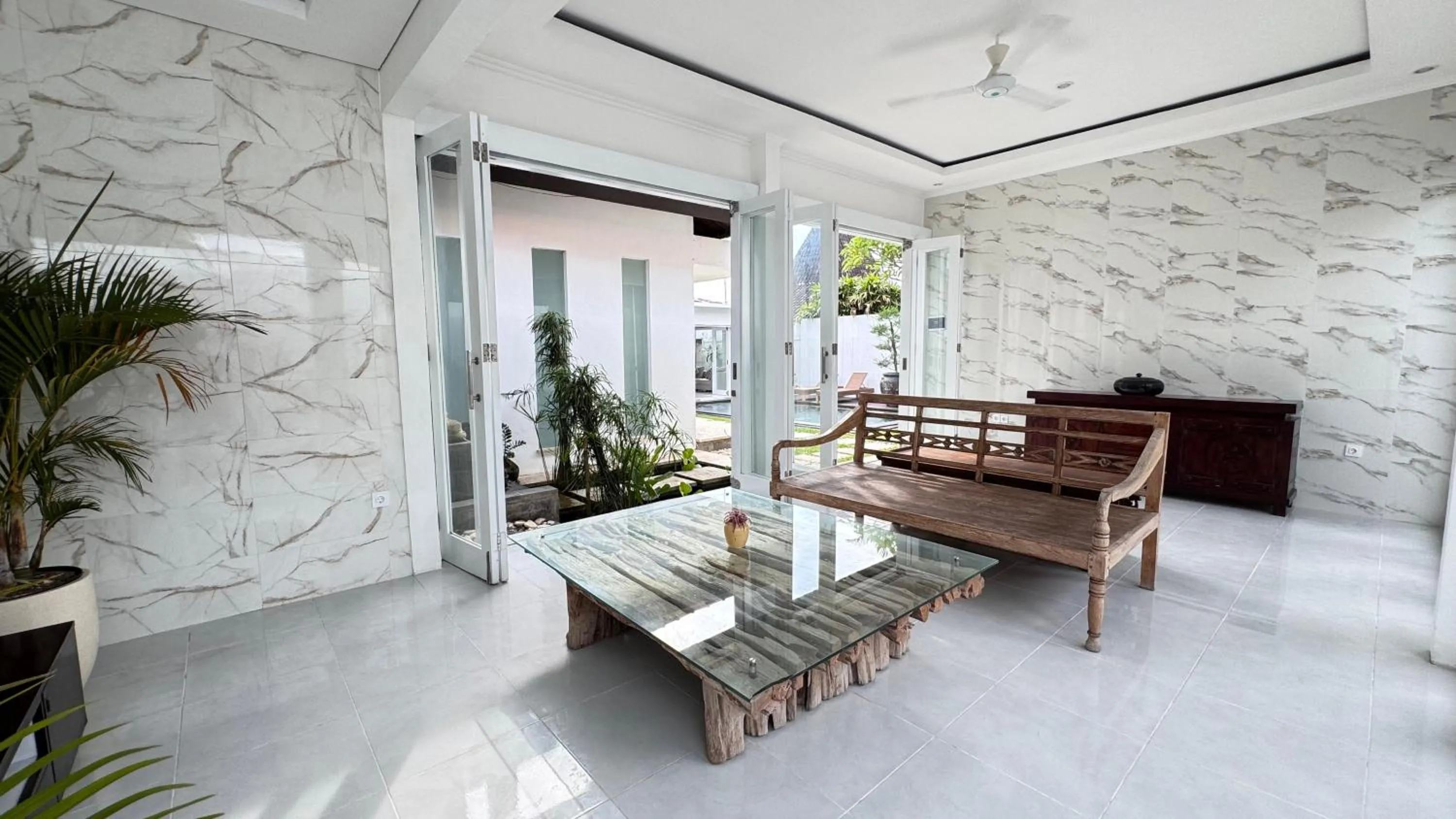 Communal lounge/ TV room in Casa Priya Canggu