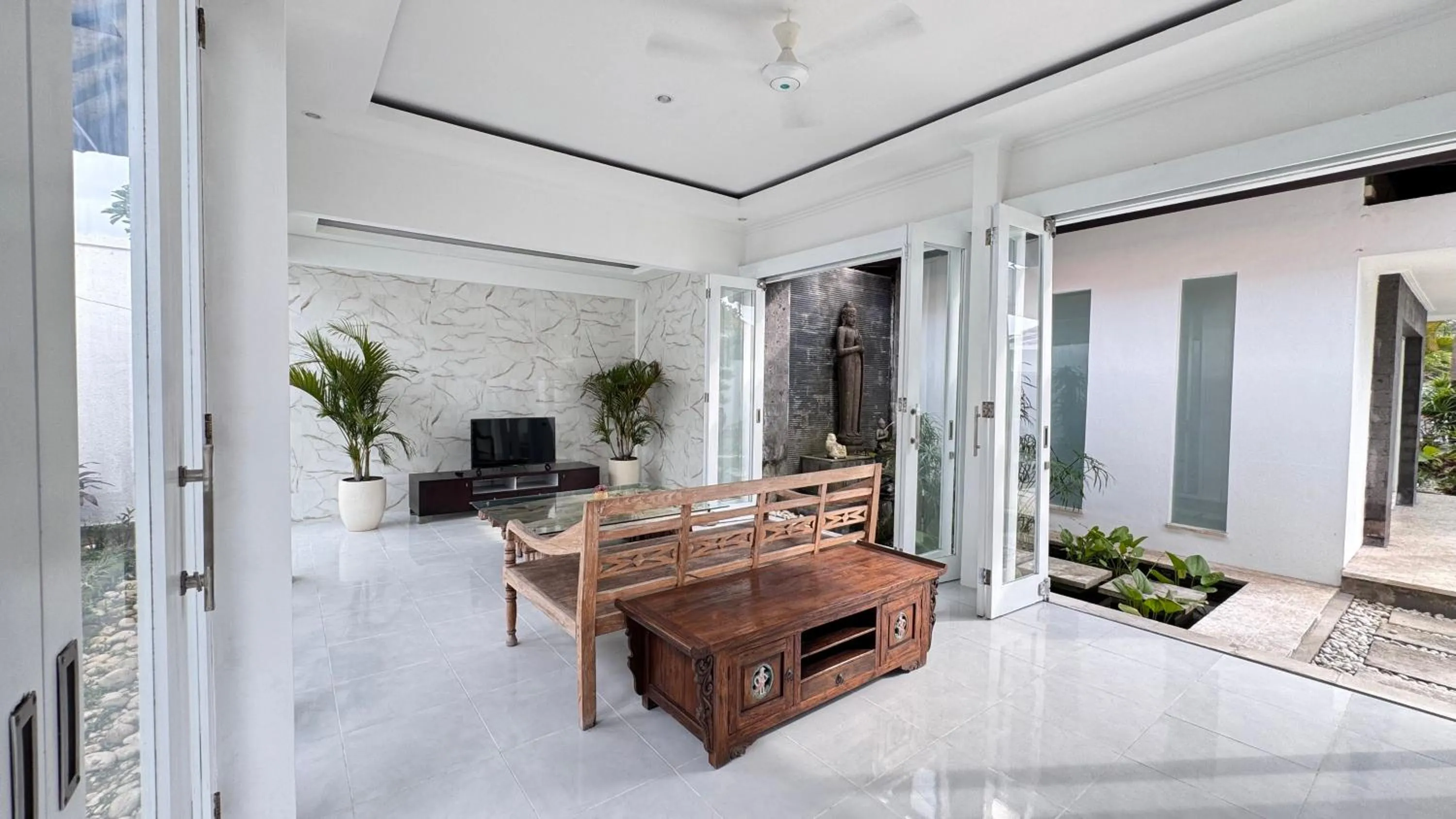 Communal lounge/ TV room in Casa Priya Canggu