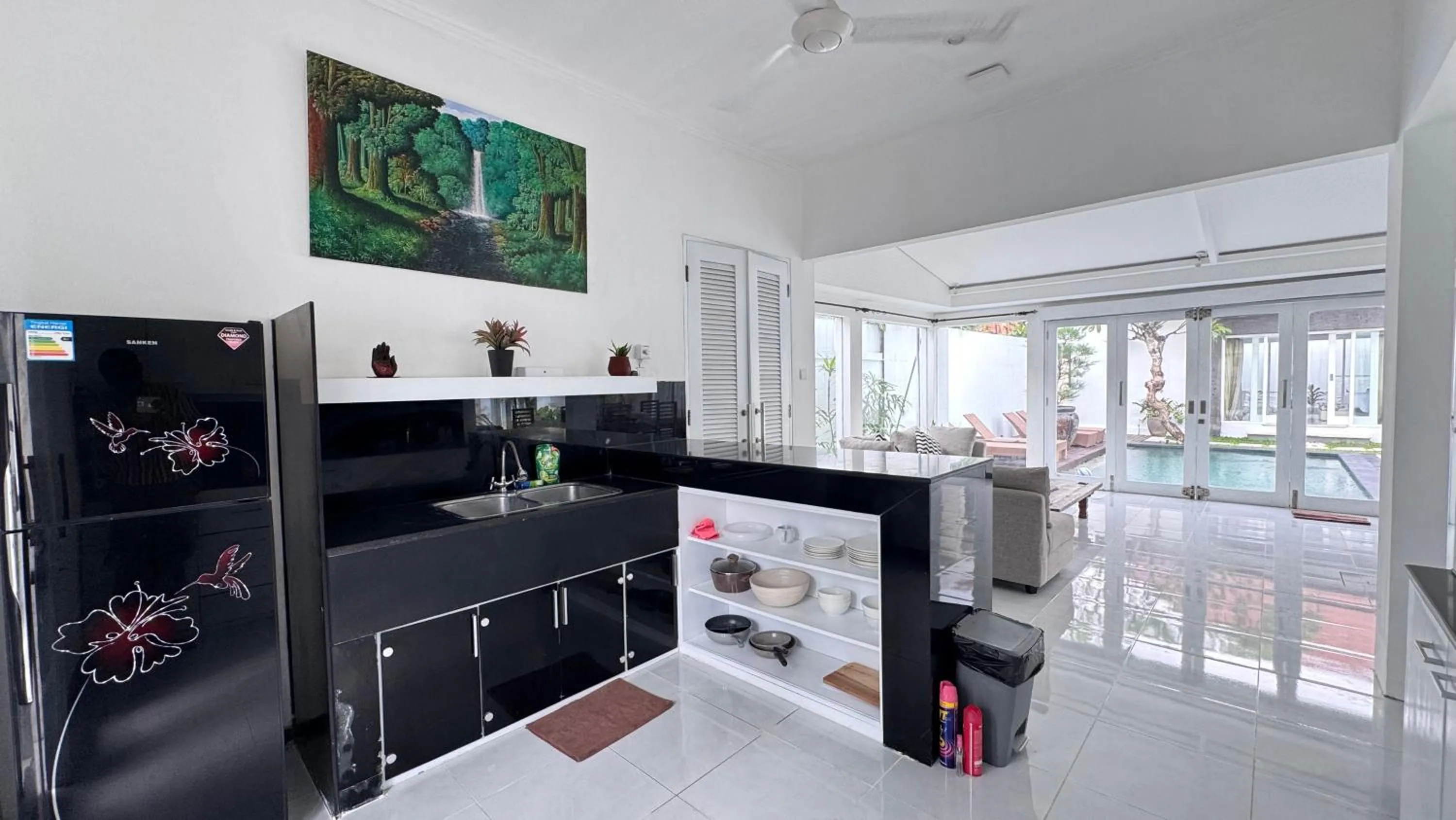 Kitchen or kitchenette, Bed in Casa Priya Canggu