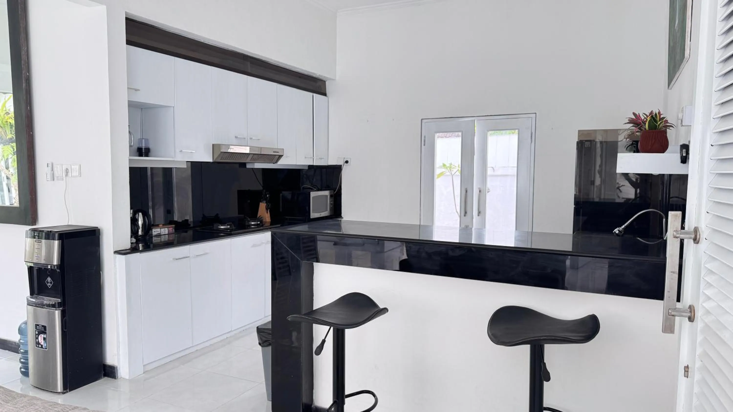 Kitchen or kitchenette in Casa Priya Canggu