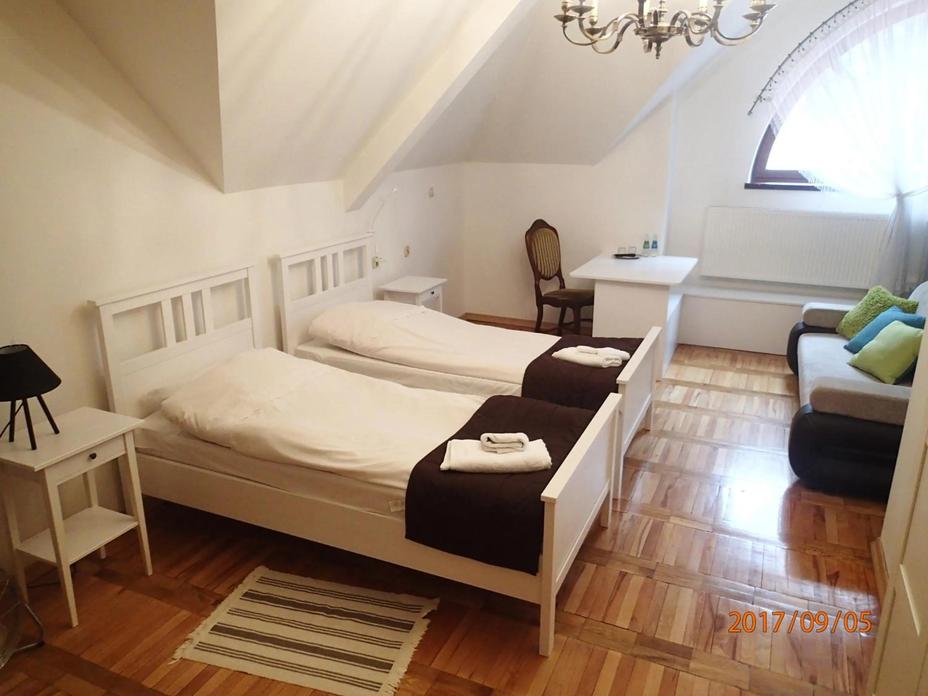 Photo of the whole room, Bed in Hotel Artis