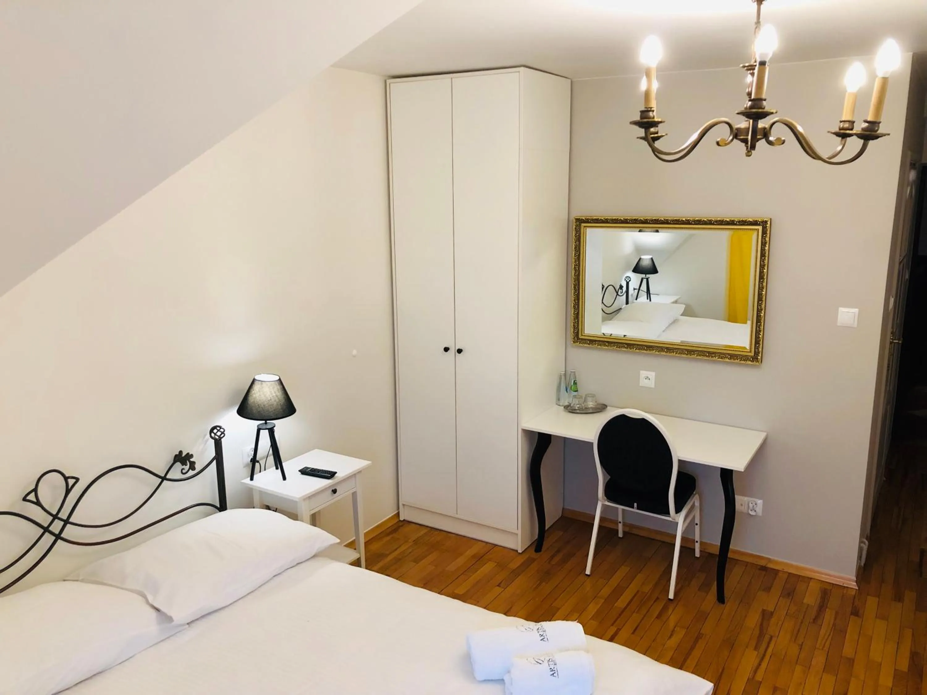 Photo of the whole room, Bed in Hotel Artis