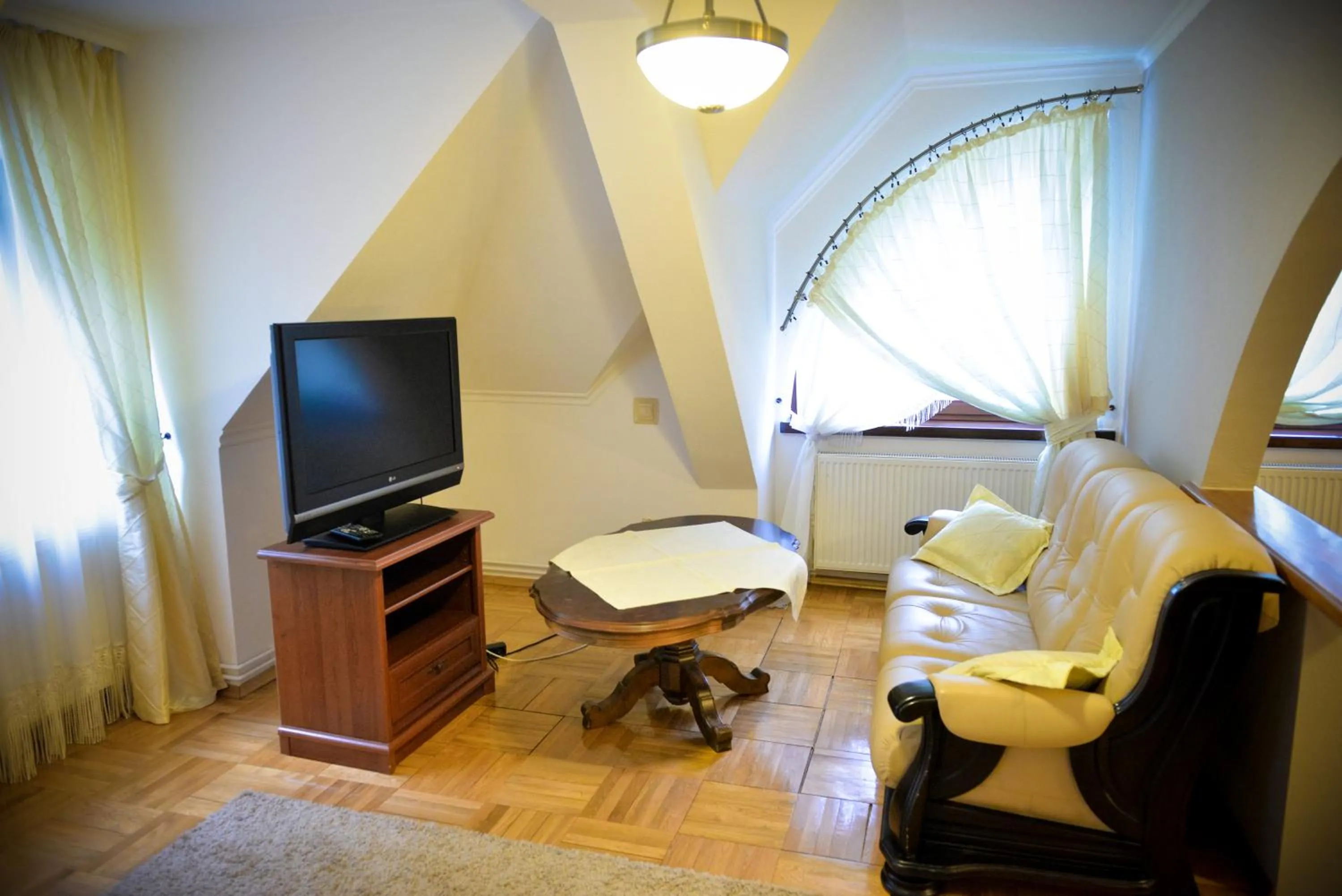 Photo of the whole room in Hotel Artis