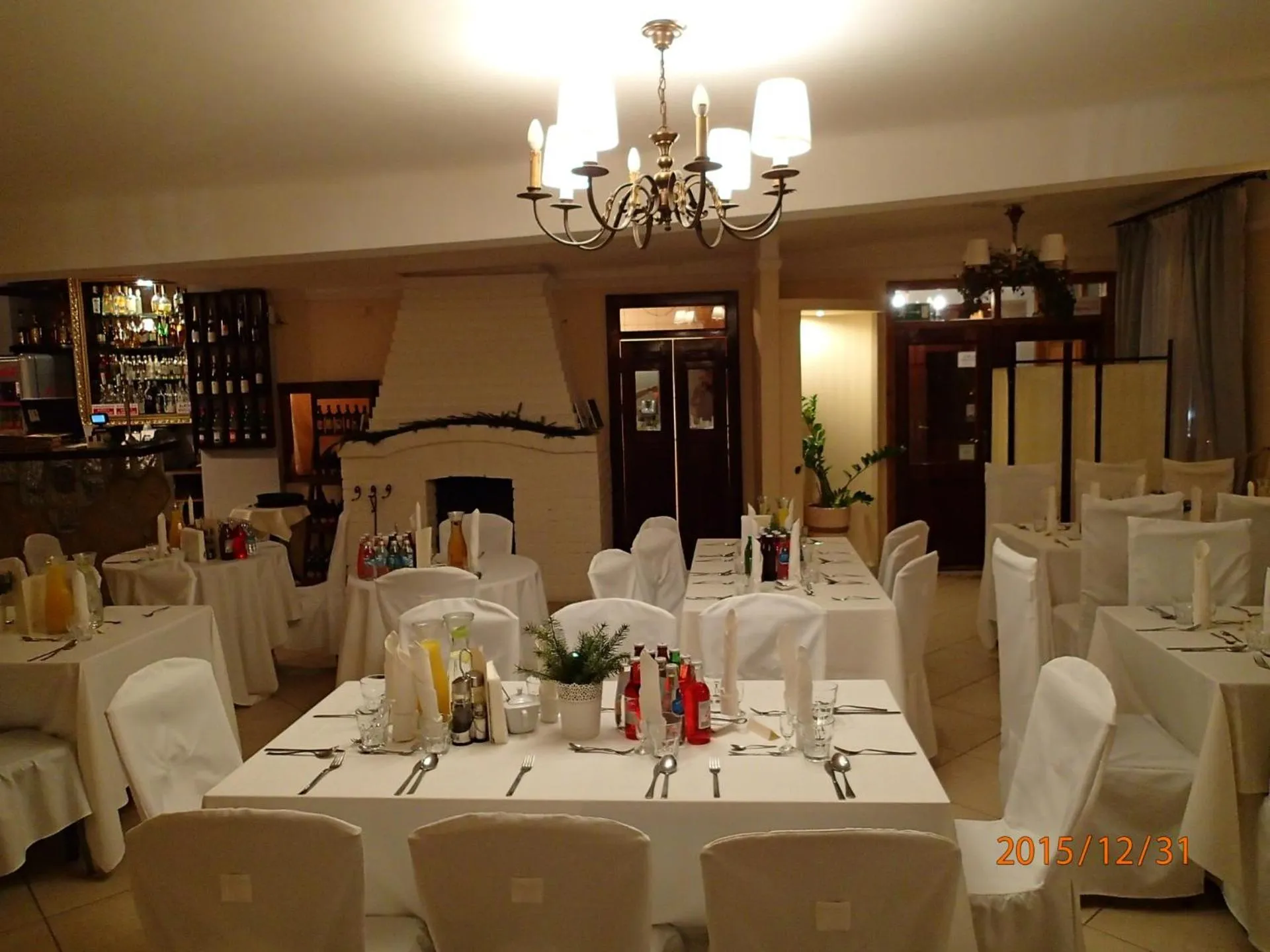 Restaurant/places to eat in Hotel Artis