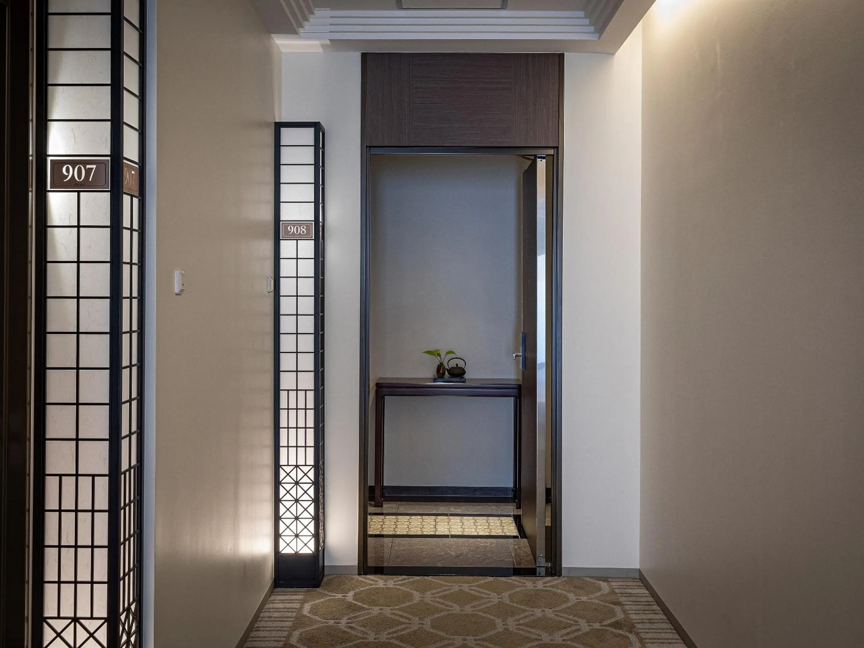 Photo of the whole room in Okinawa EXES Naha