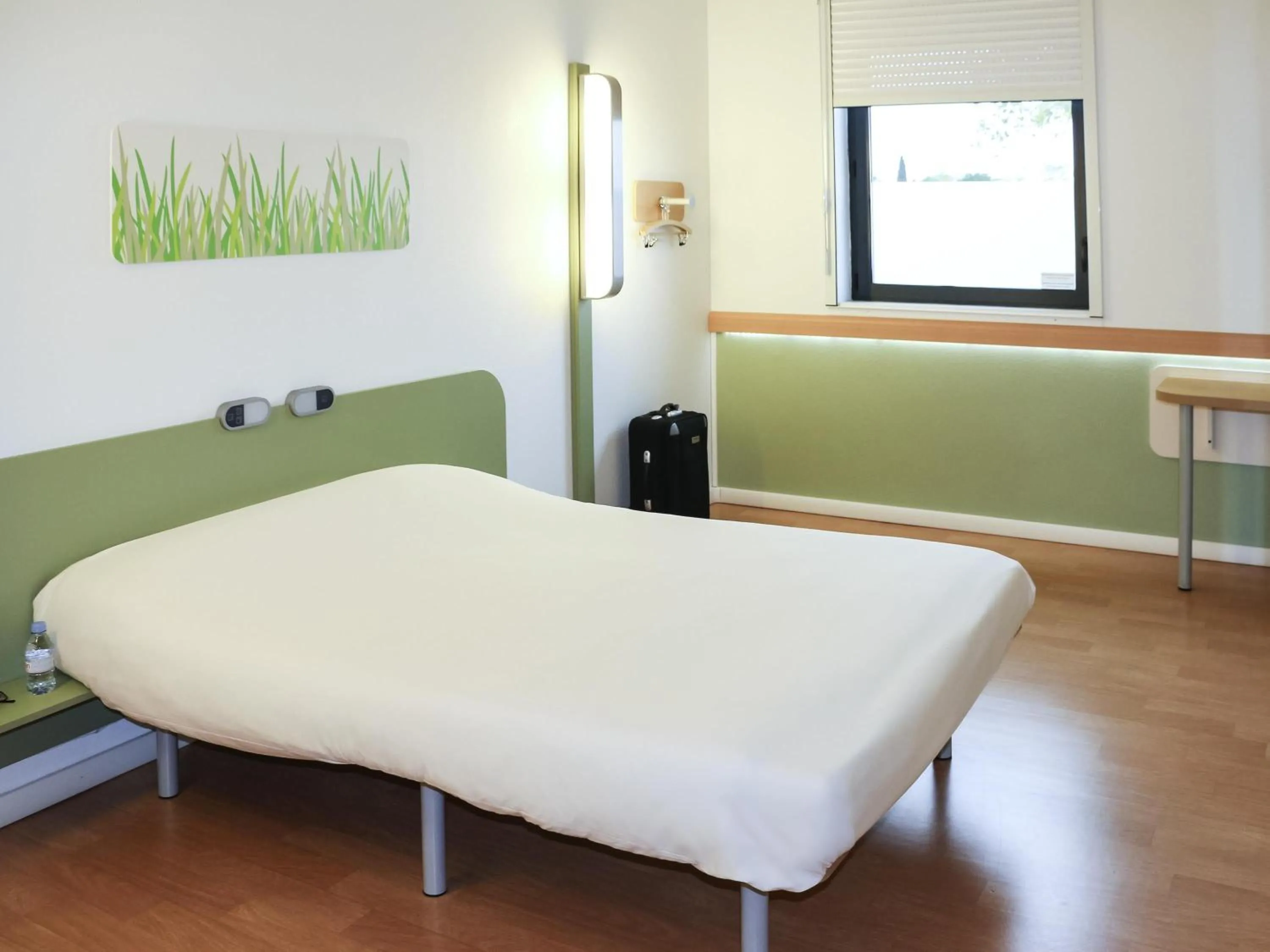 Bedroom, Bed in ibis budget Castelnaudary - A61