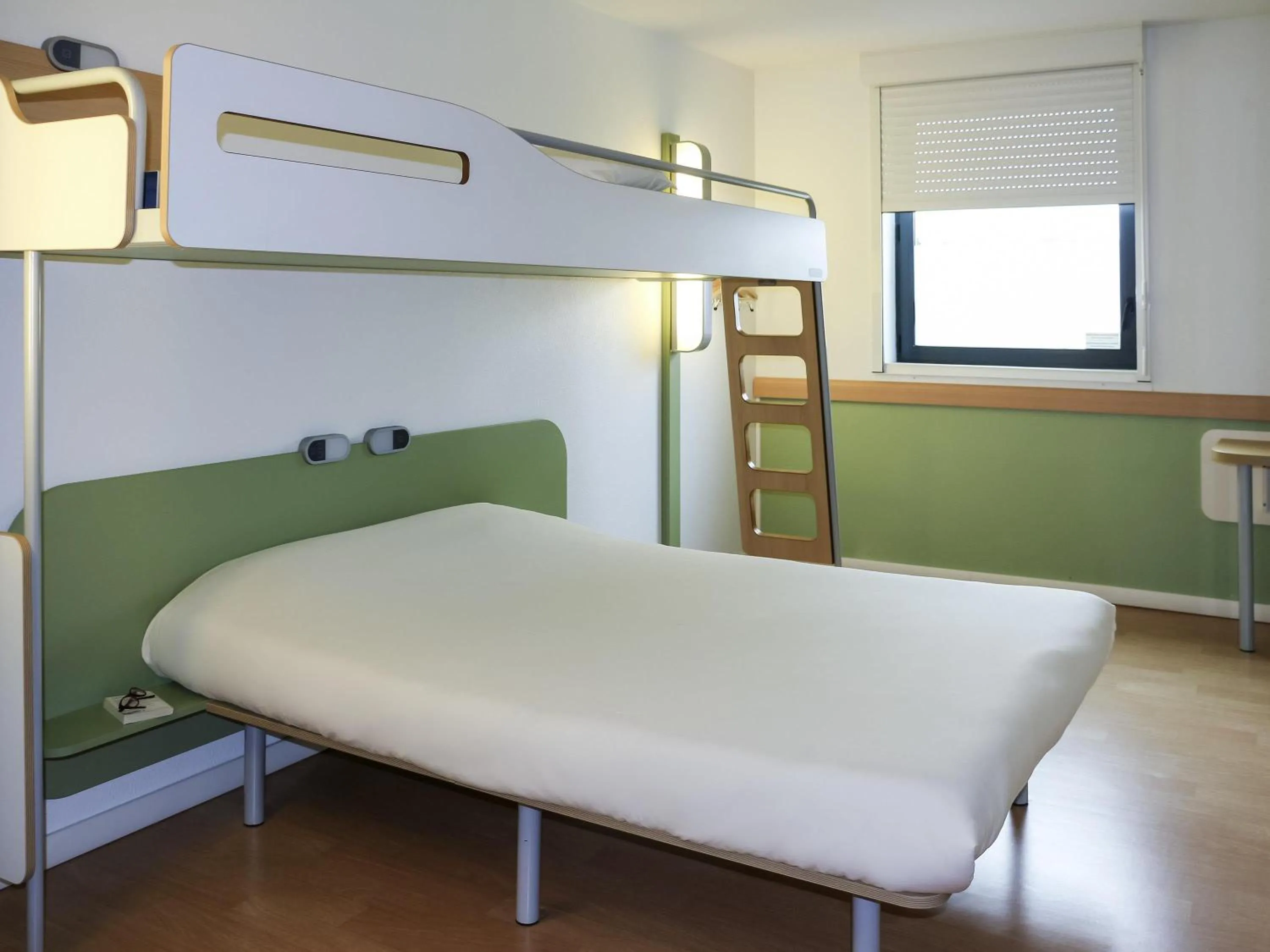 Bedroom, Bed in ibis budget Castelnaudary - A61