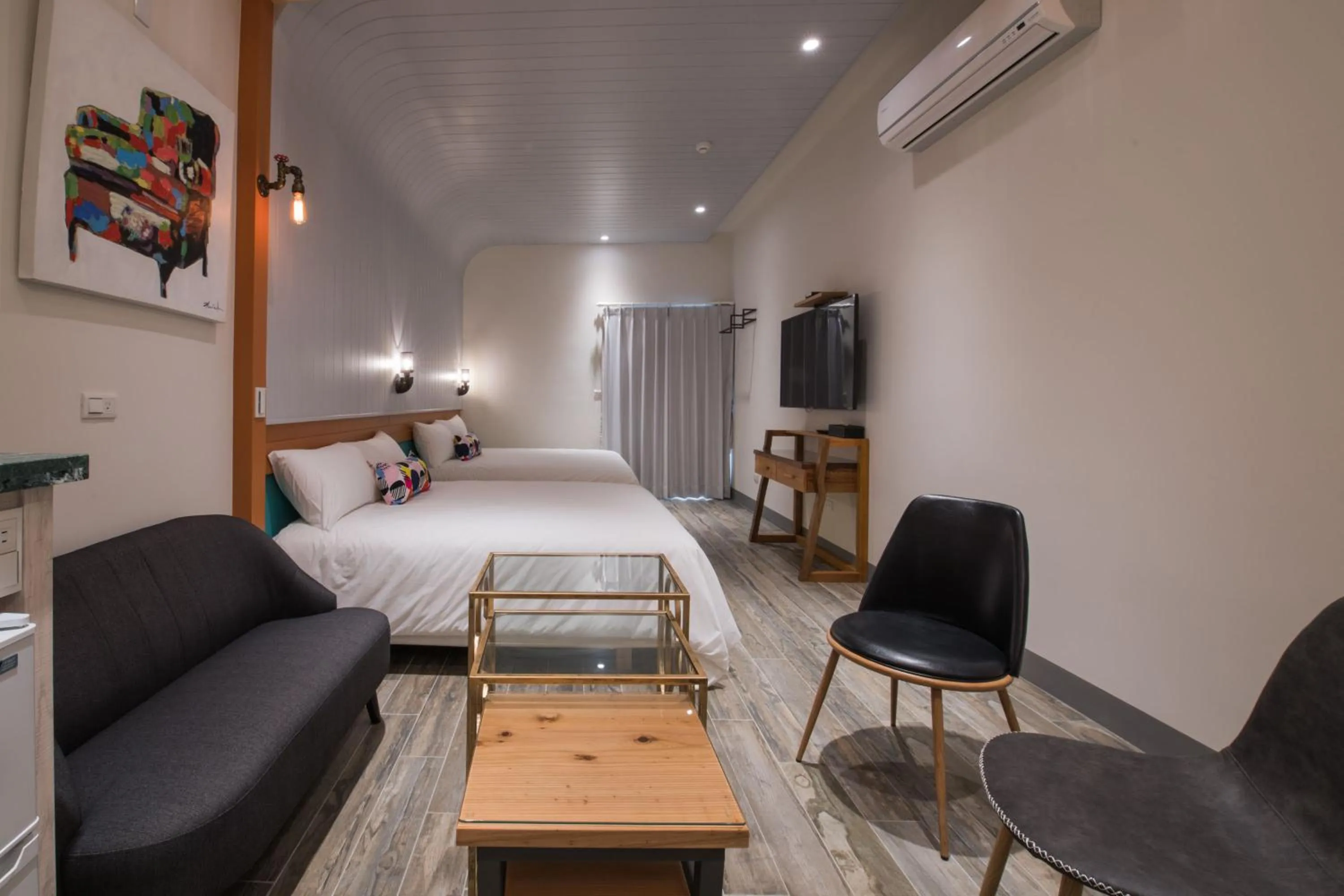 Photo of the whole room, Bed in Happy Wing Guesthouse