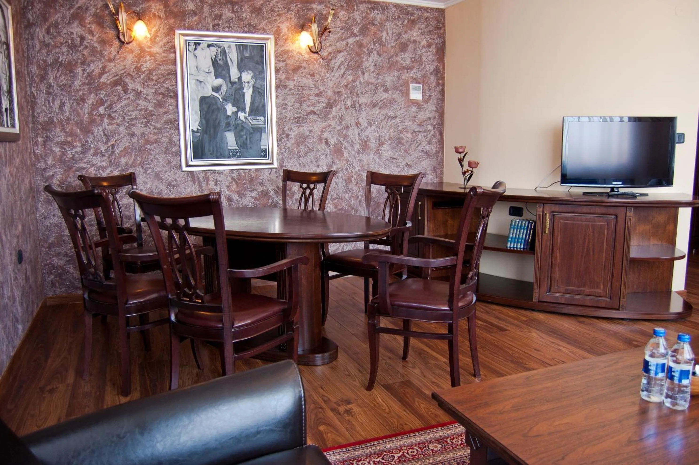 TV and multimedia in Hill Hotel Wellness & Spa