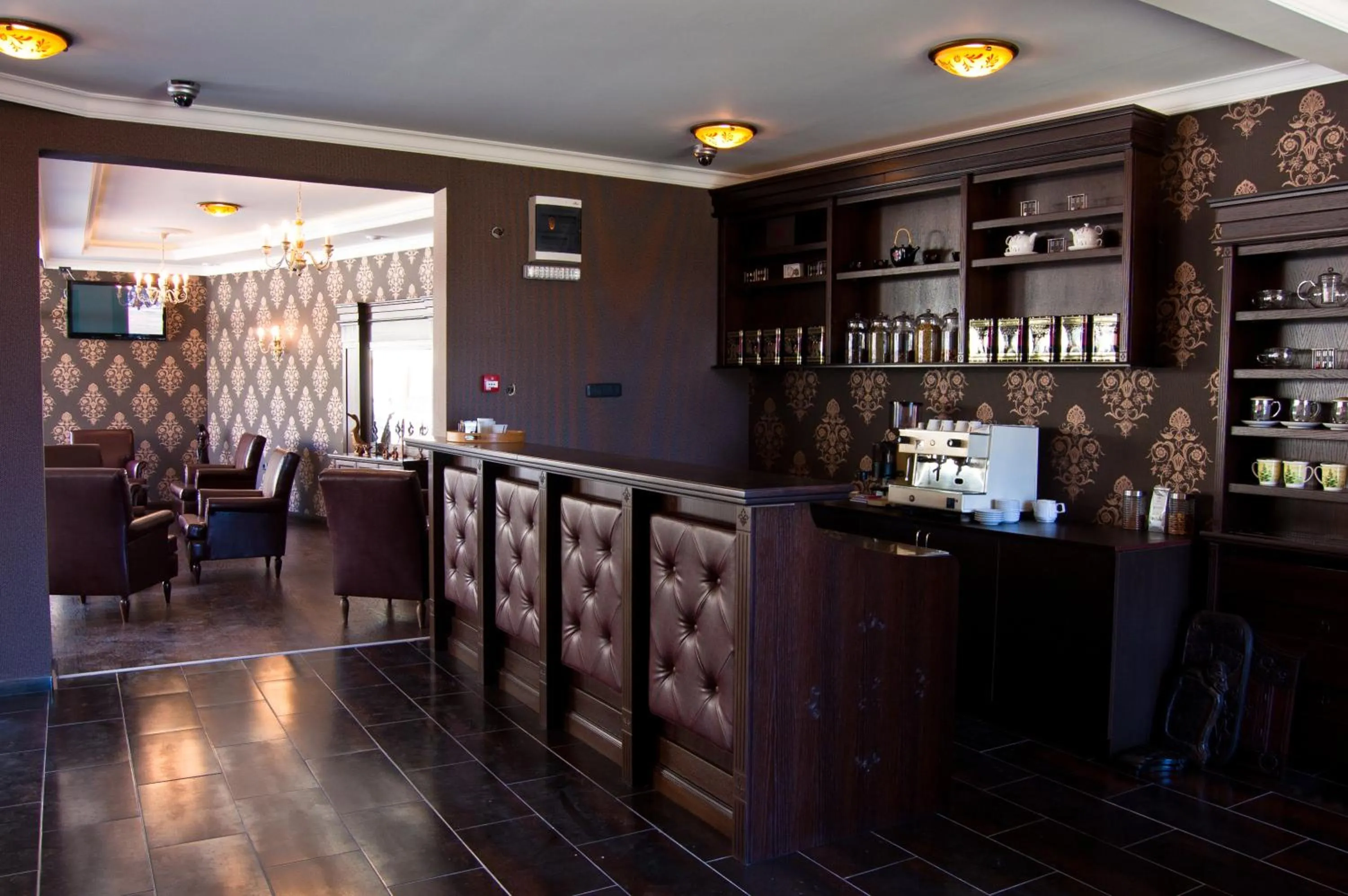 Library in Hill Hotel Wellness & Spa