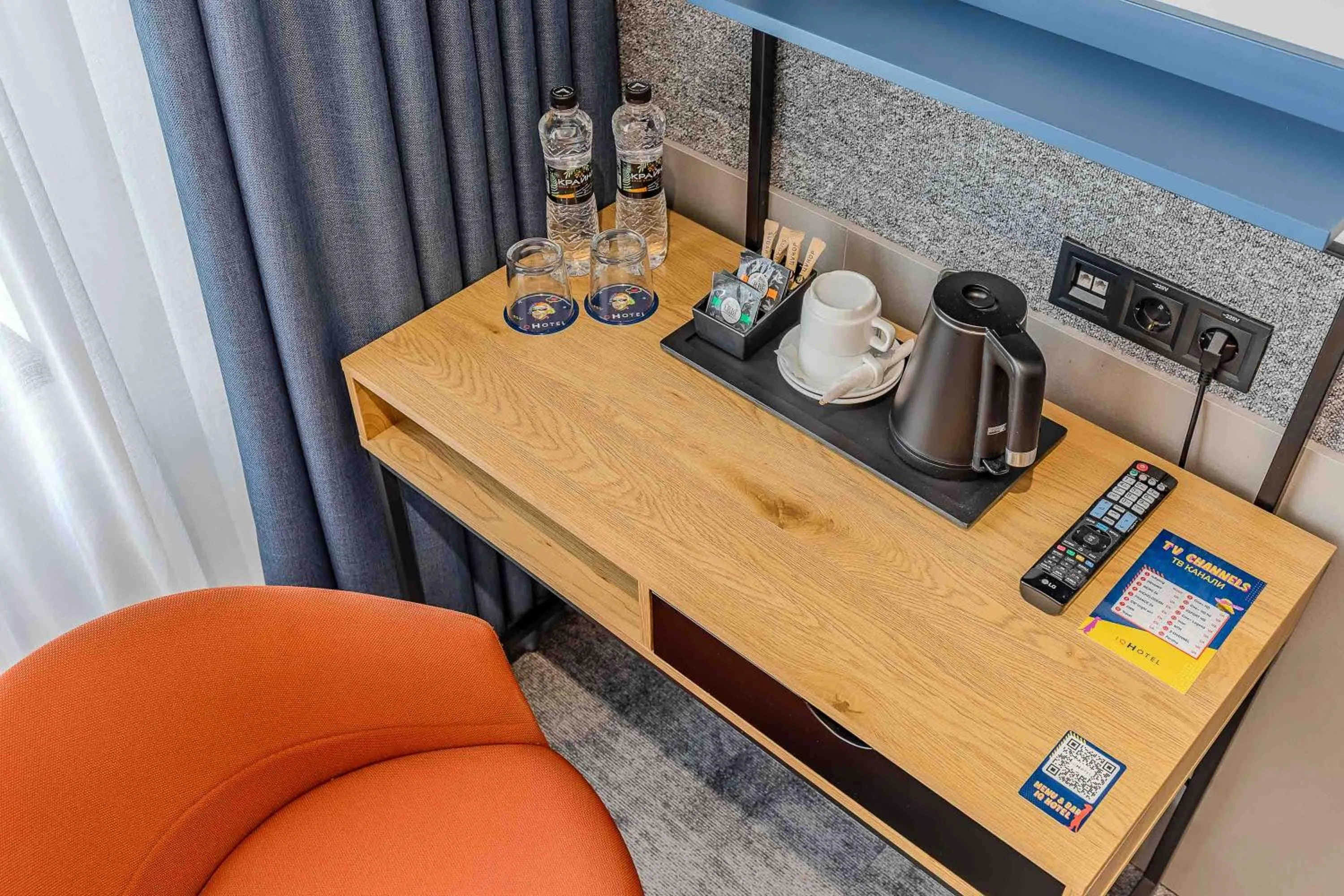 Coffee/tea facilities in IQ Hotel