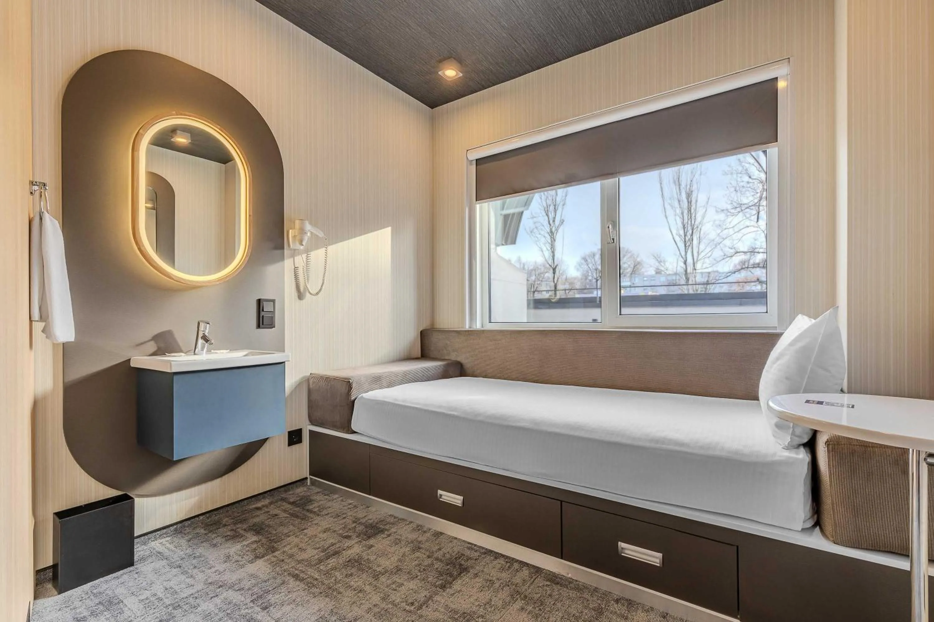 Bedroom, Bed in IQ Hotel