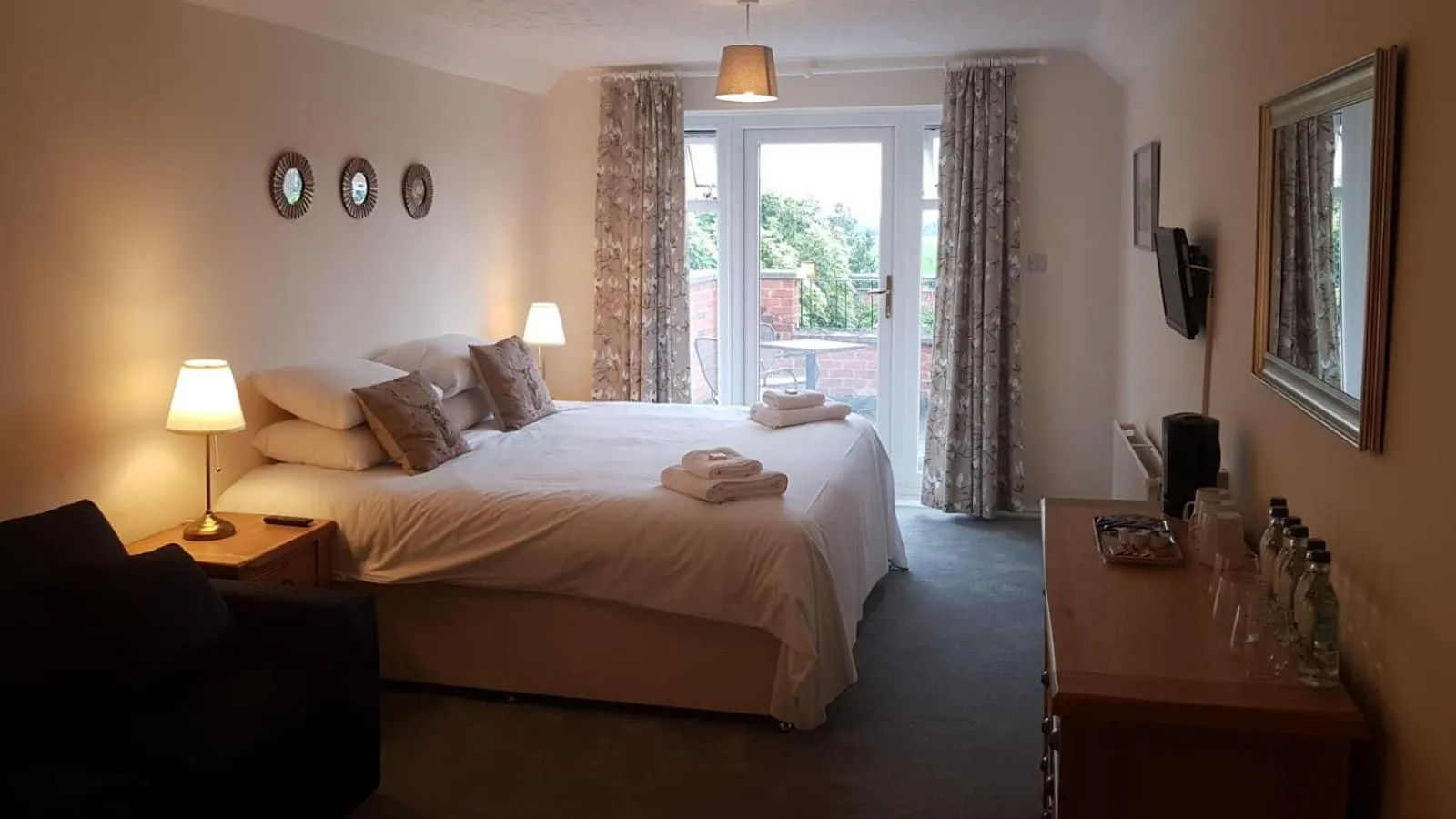 Superior Family Room in Chequers Inn