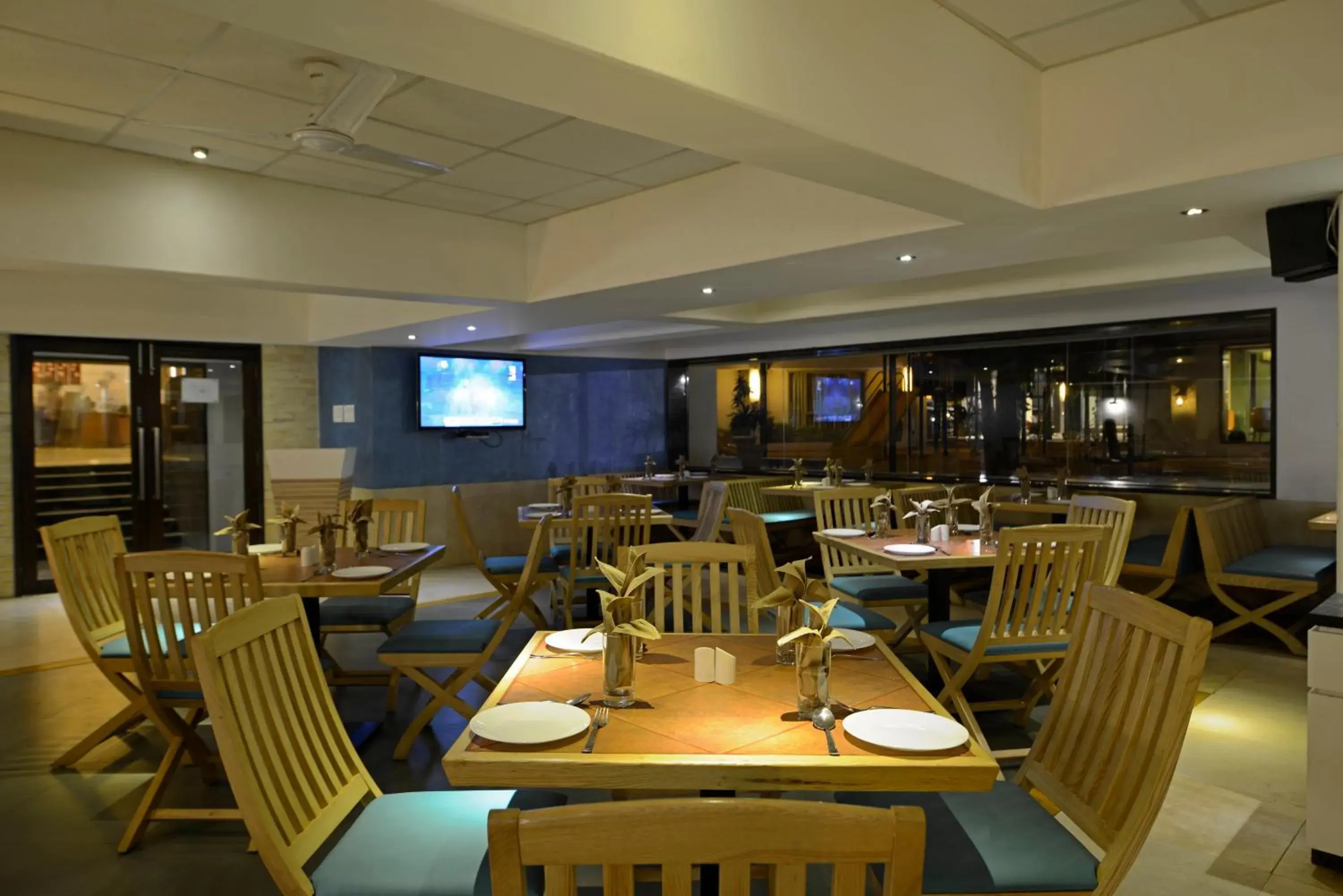 Restaurant/places to eat in GCC Hotel and Club Restaurant/places to eat in GCC Hotel and Club