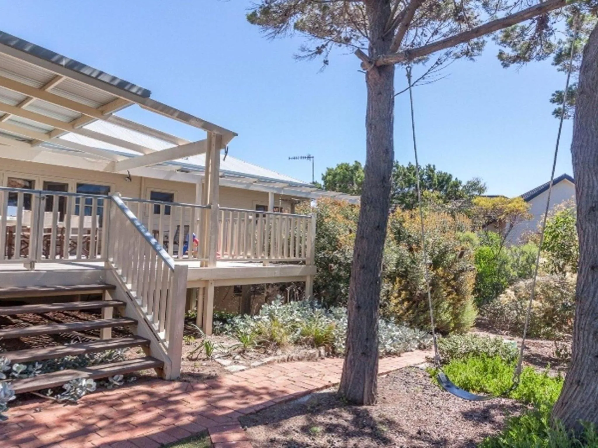 3 Banksia Court