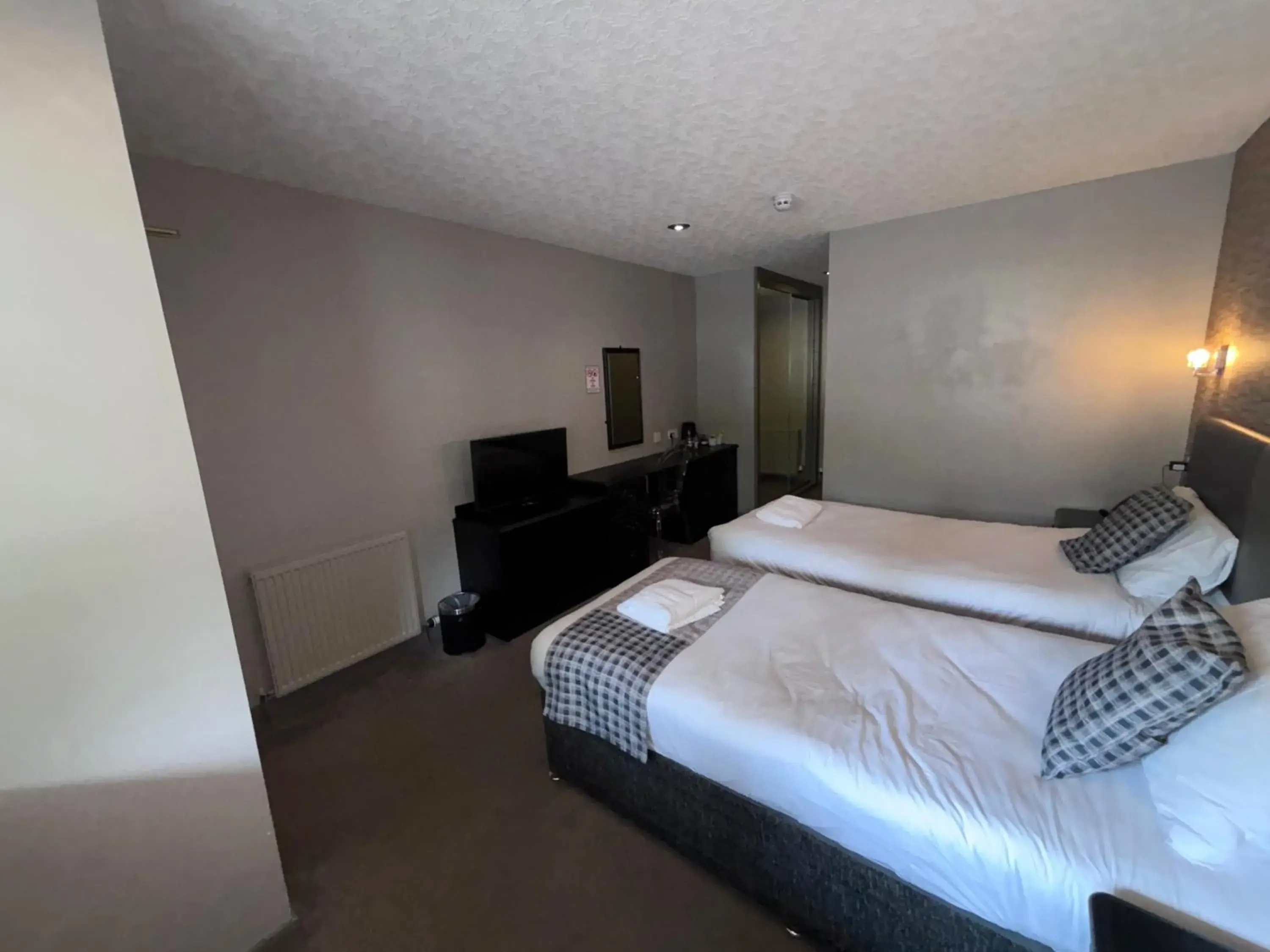 Bedroom, Bed in Richmond Park Hotel Bedroom, Bed in Richmond Park Hotel