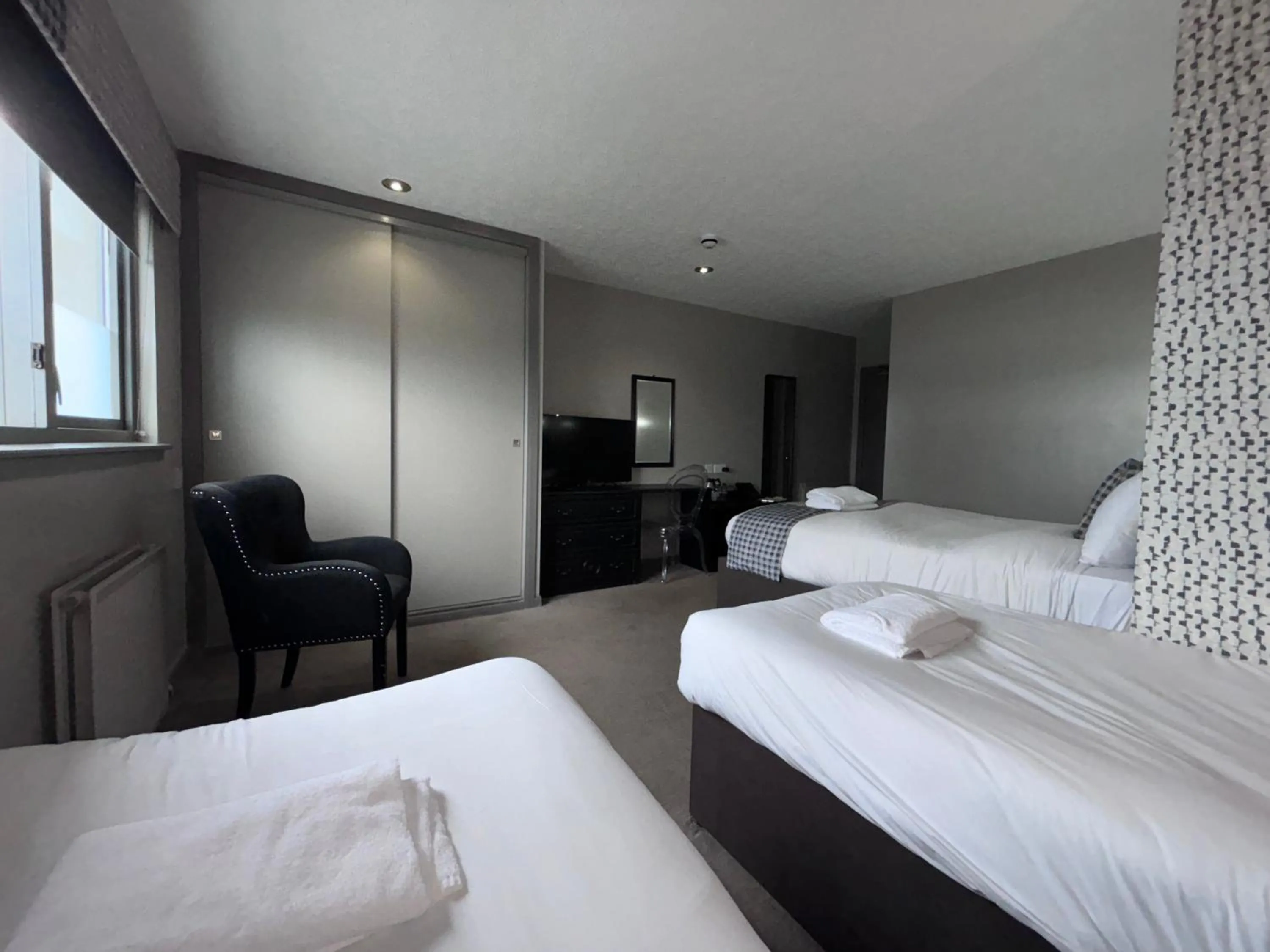 Bedroom, Bed in Richmond Park Hotel