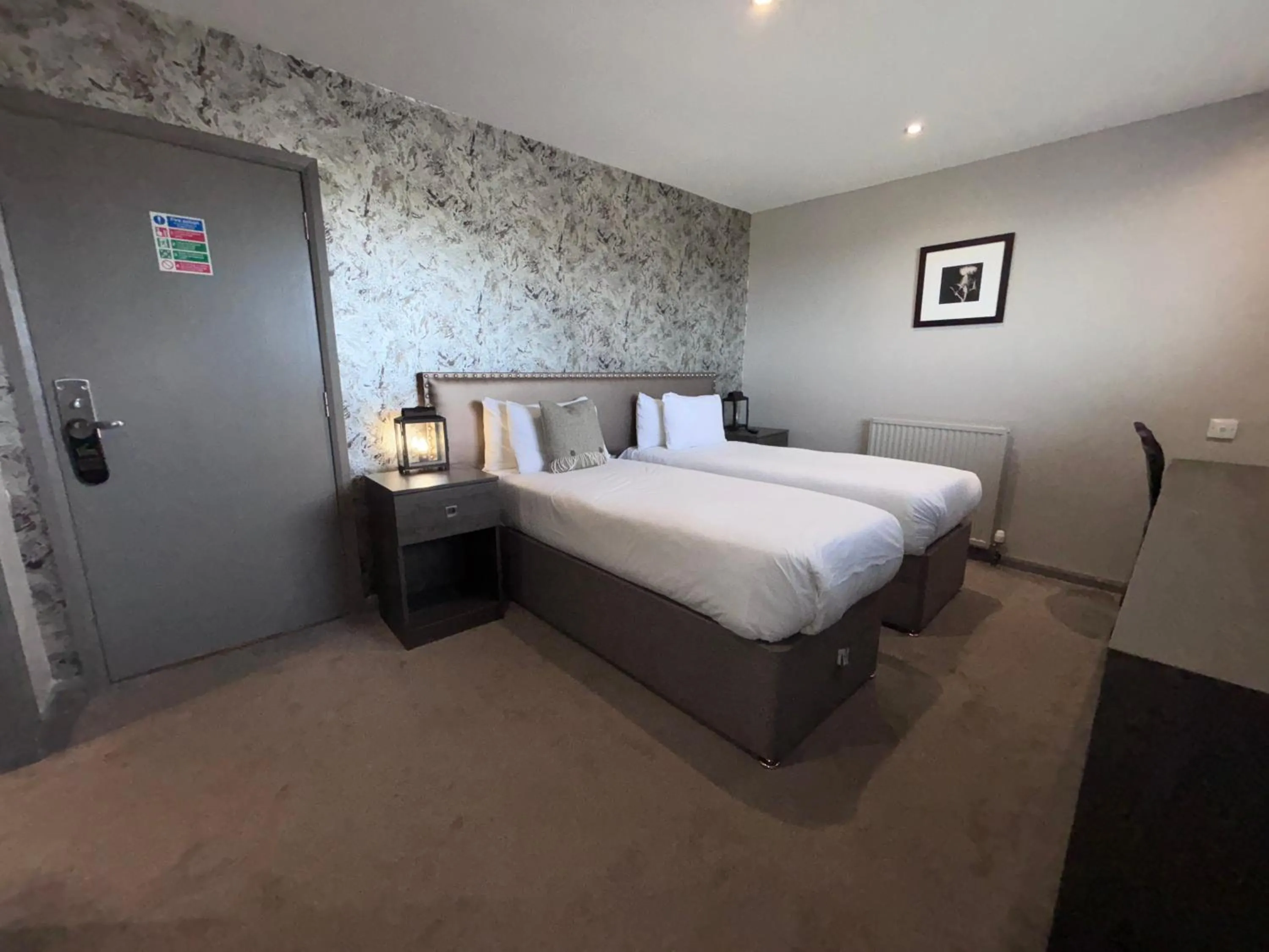 Bedroom, Bed in Richmond Park Hotel