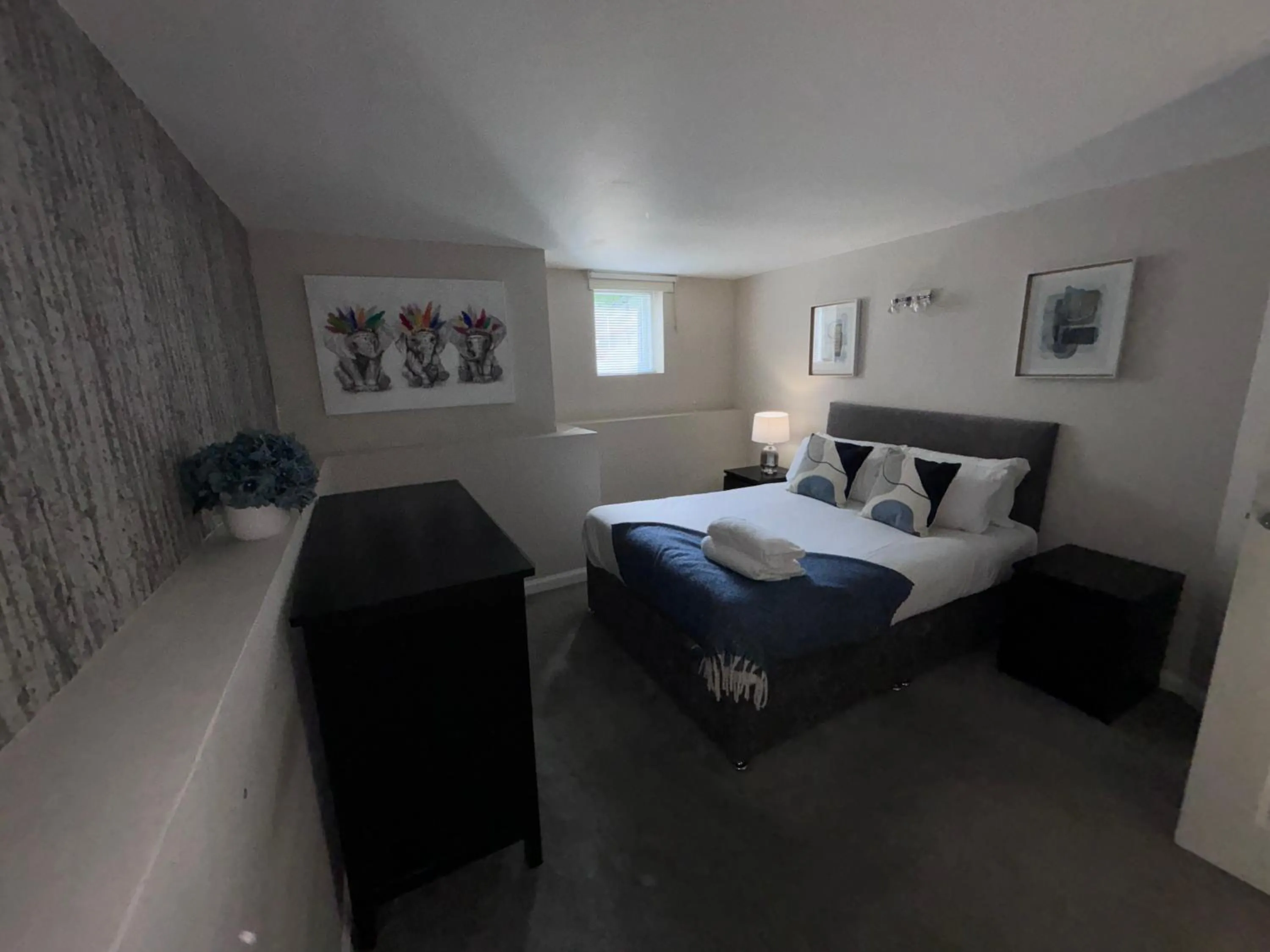 Bedroom, Bed in Richmond Park Hotel