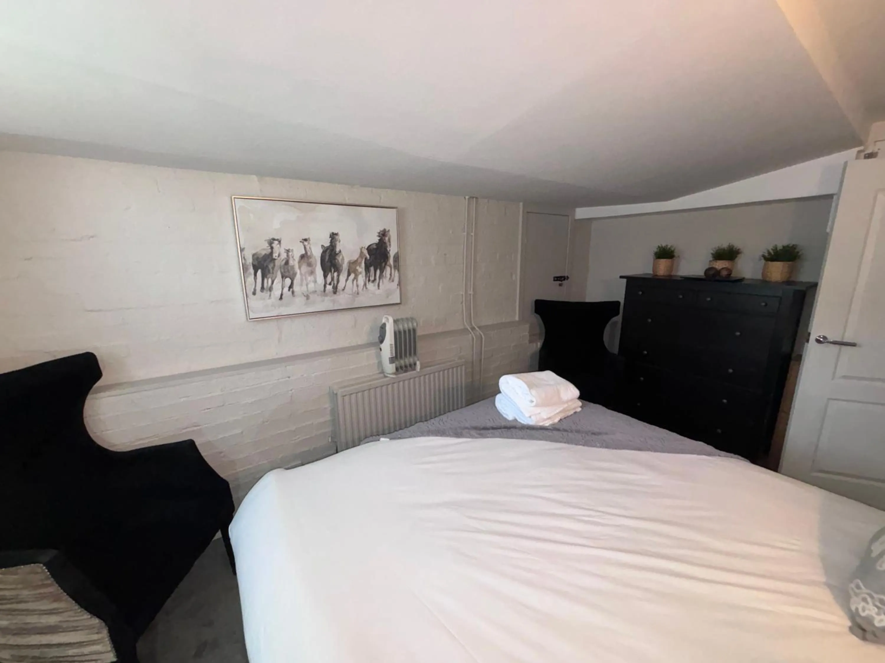 Bed in Richmond Park Hotel