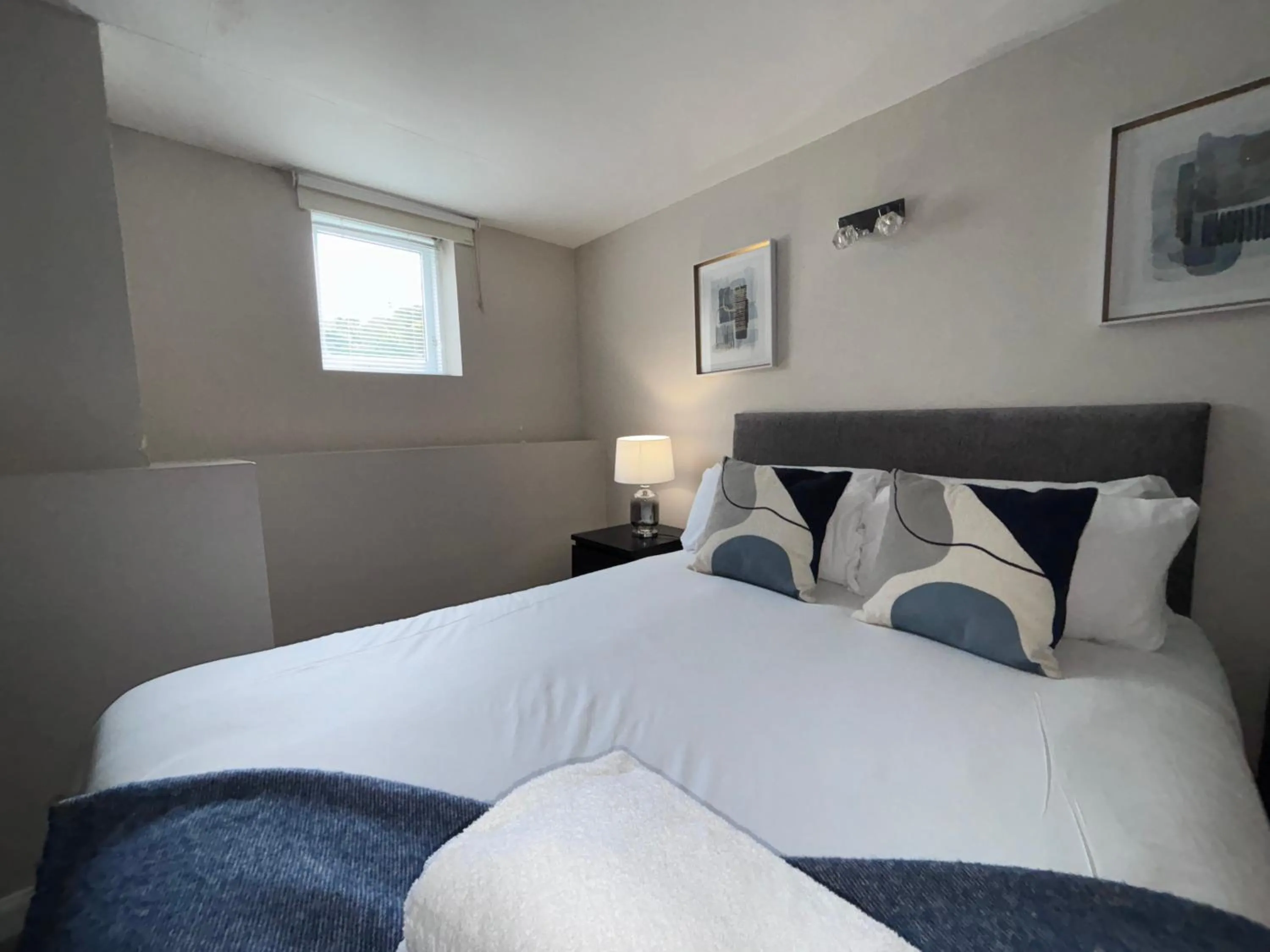 Bed in Richmond Park Hotel