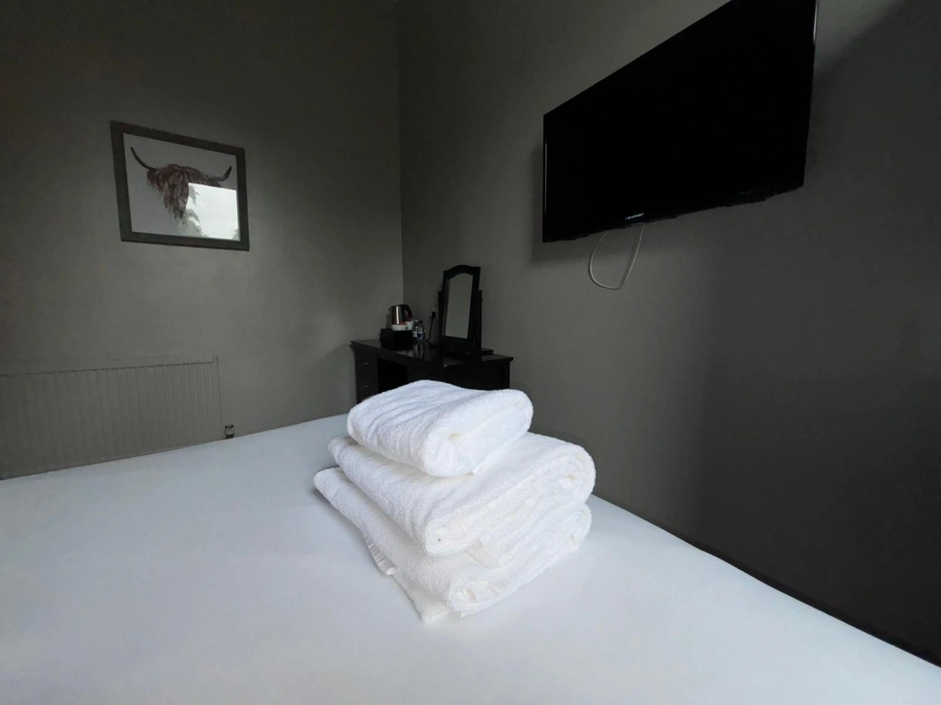 Bedroom, Bed in Richmond Park Hotel