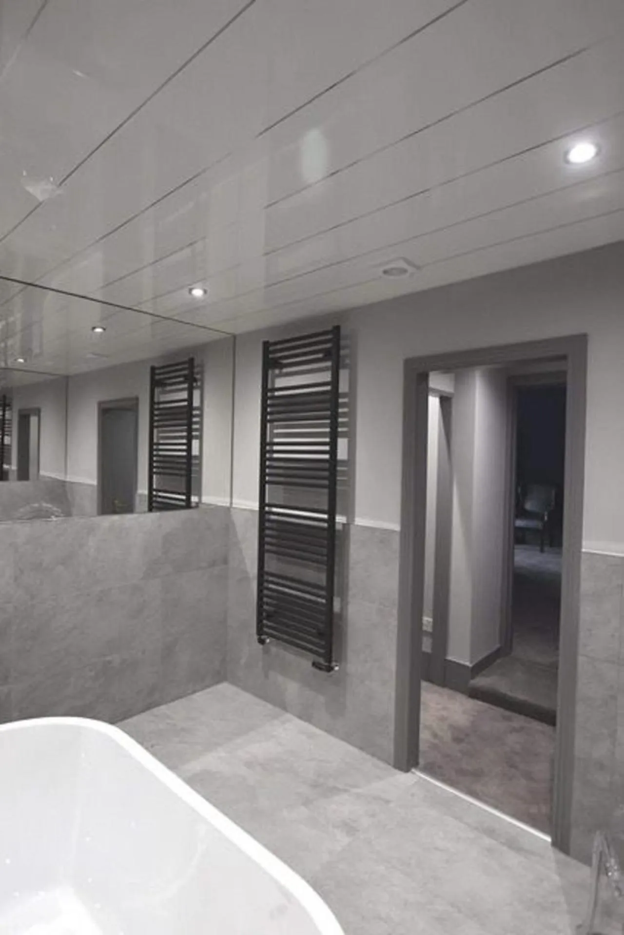 Bathroom in Richmond Park Hotel