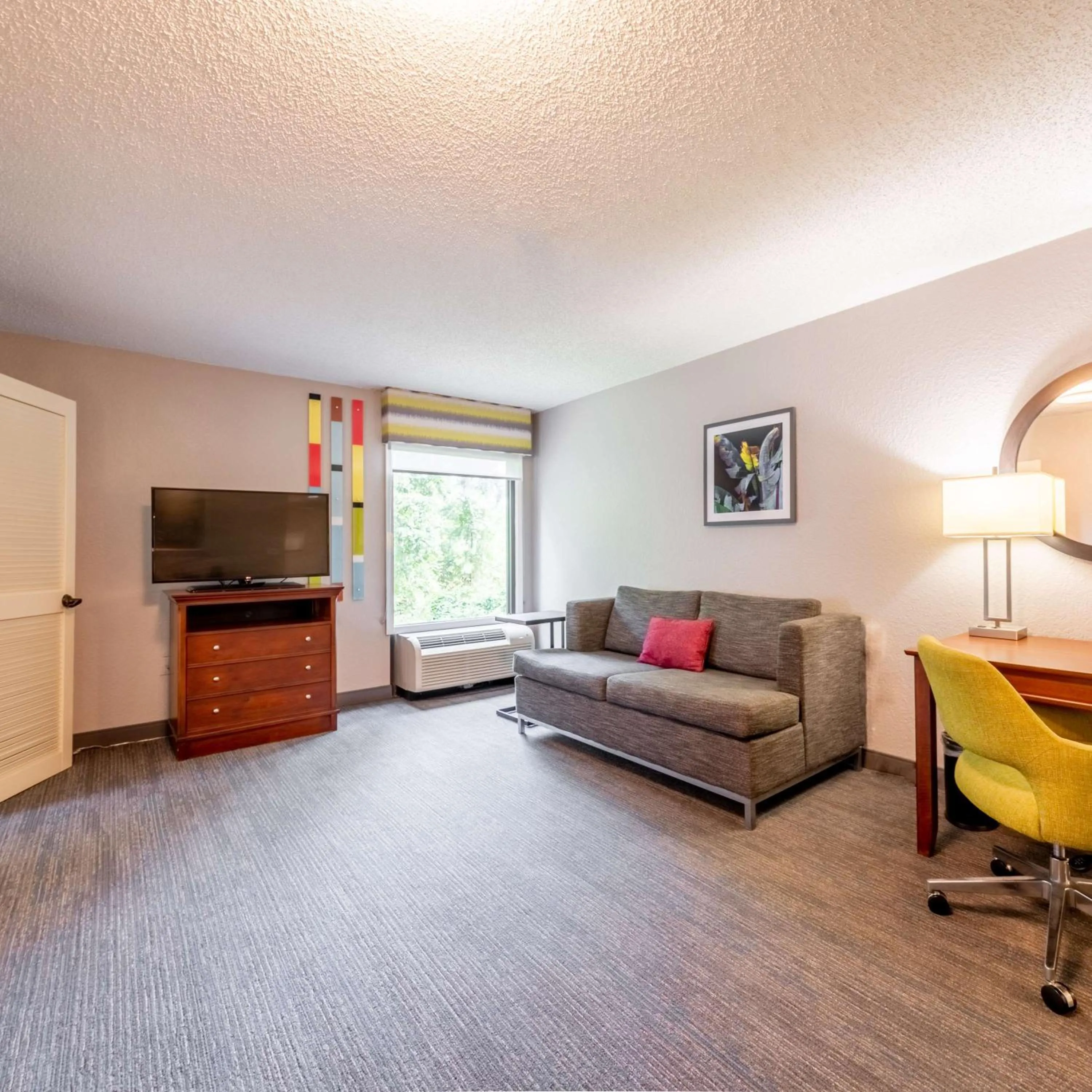 Bedroom in Hampton Inn Gainesville