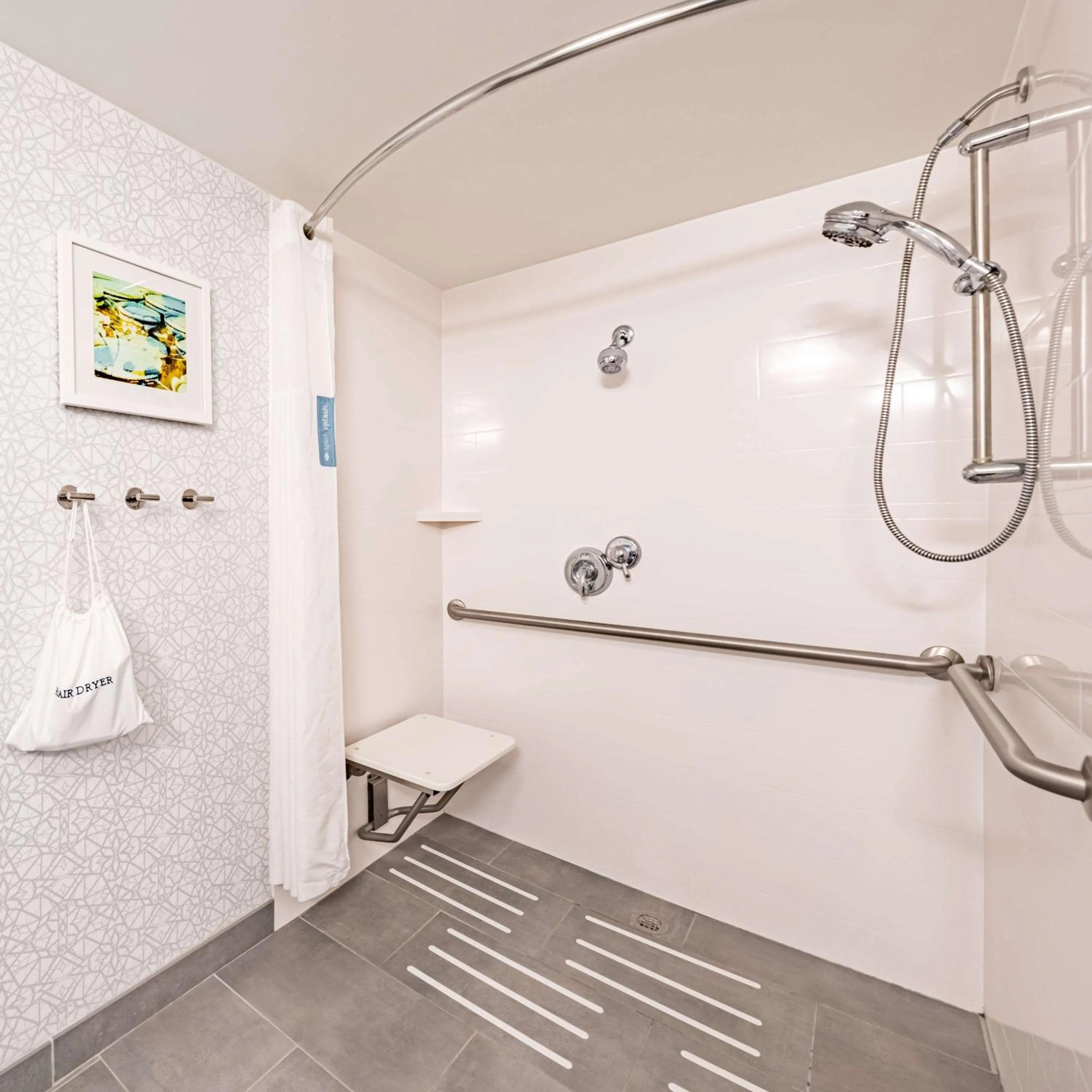 Bathroom in Hampton Inn Gainesville