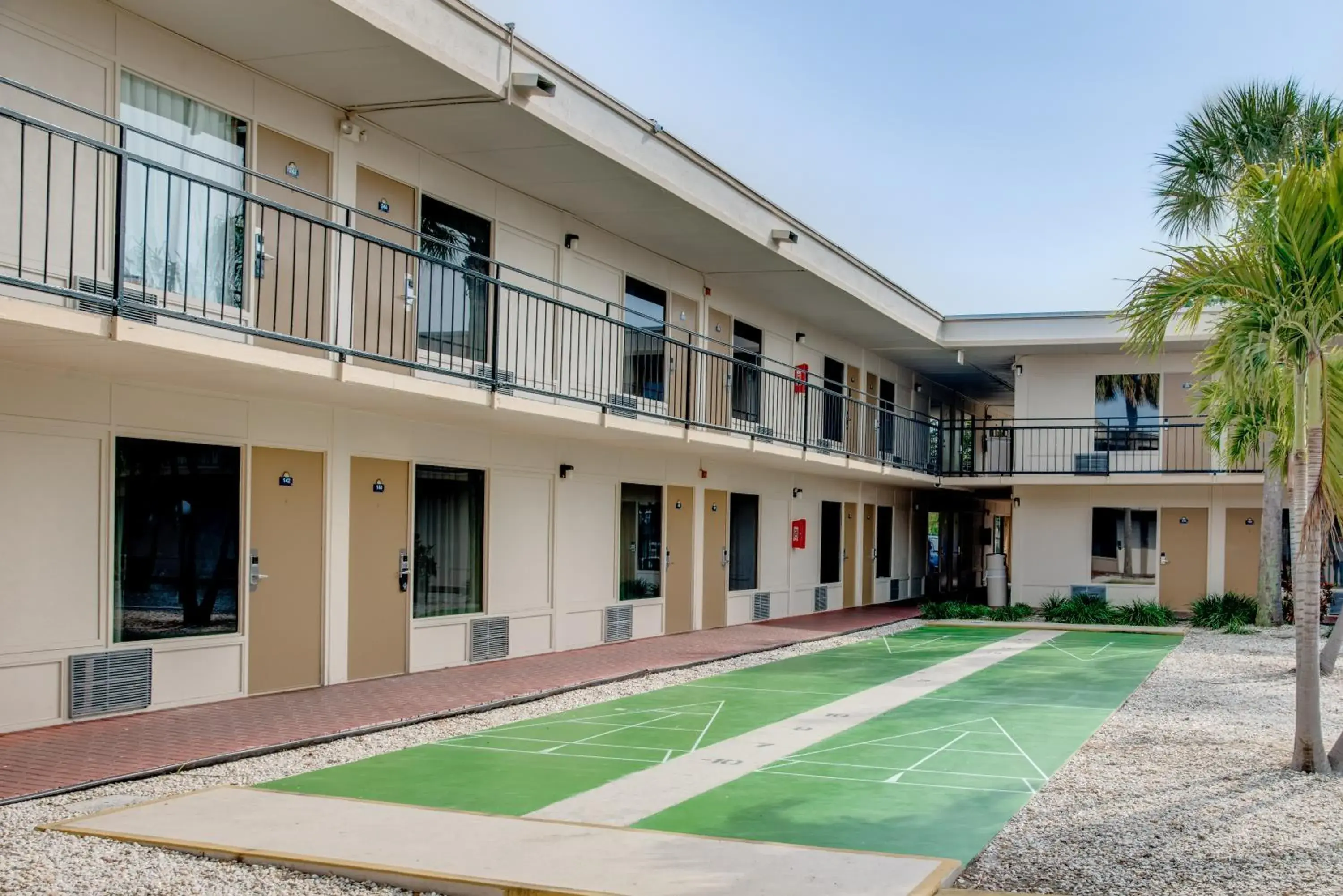 Property building in Super 8 by Wyndham St. Petersburg Property building in Super 8 by Wyndham St. Petersburg