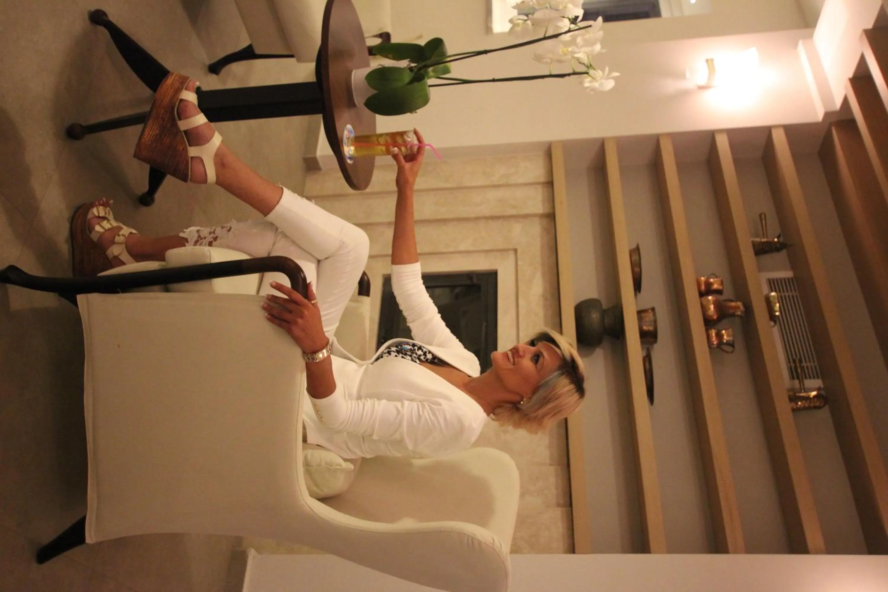 Restaurant/places to eat in Artemis Hotel