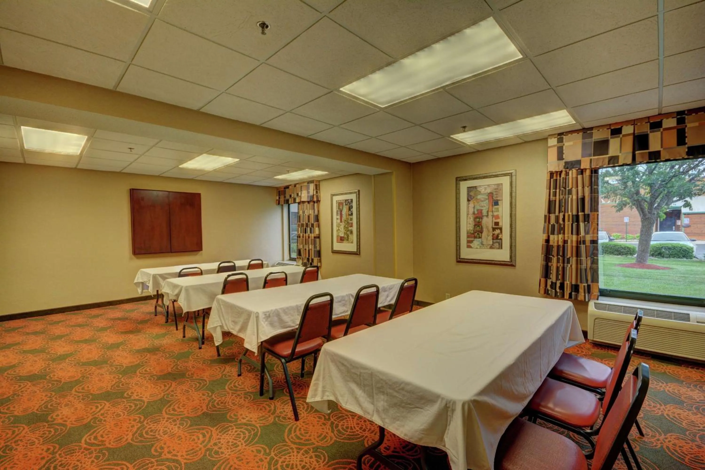 Meeting/conference room in Hampton Inn by Hilton Indianapolis-South