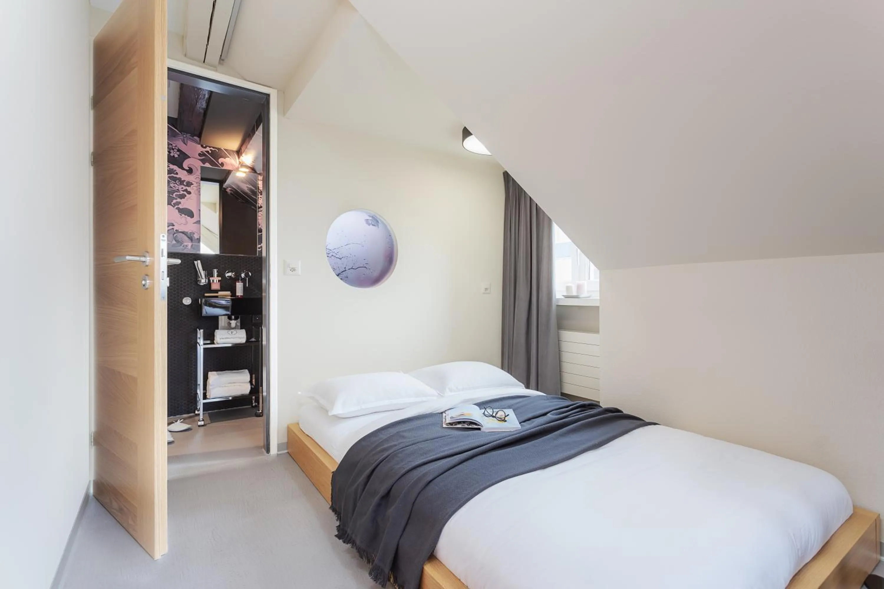 Photo of the whole room, Bed in VISIONAPARTMENTS Cramerstrasse 2-6 - contactless check-in