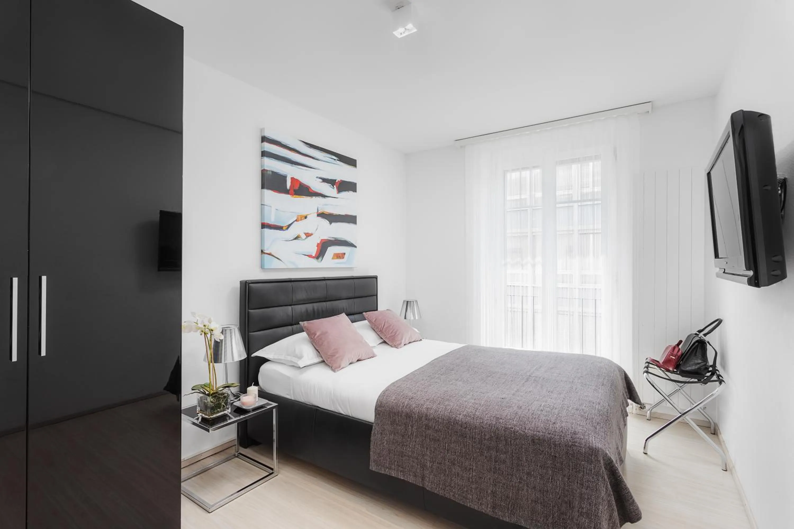 Bedroom, Bed in VISIONAPARTMENTS Cramerstrasse 2-6 - contactless check-in